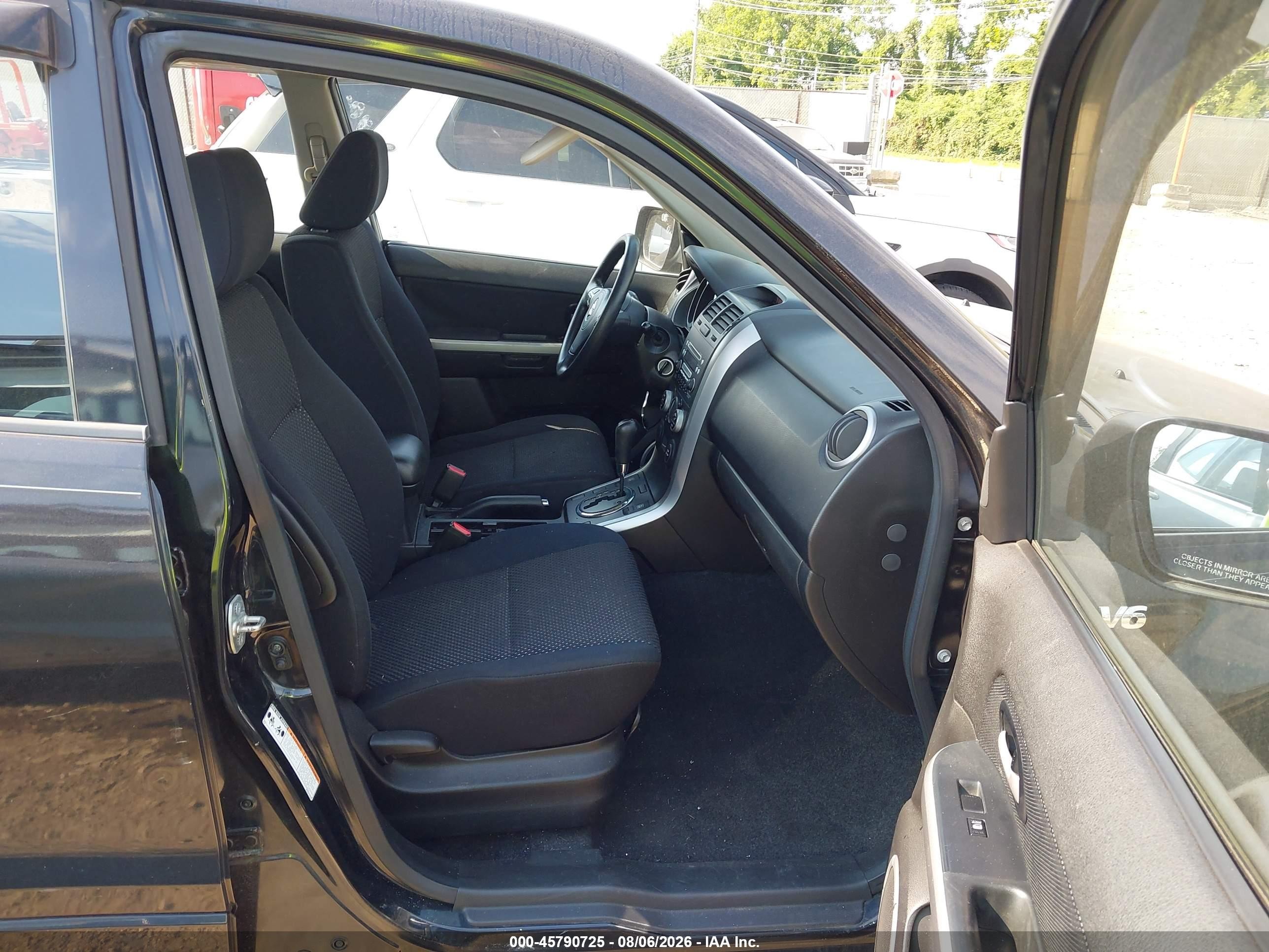 2008 Suzuki Grand Vitara   Black vin: JS3TE941284102332