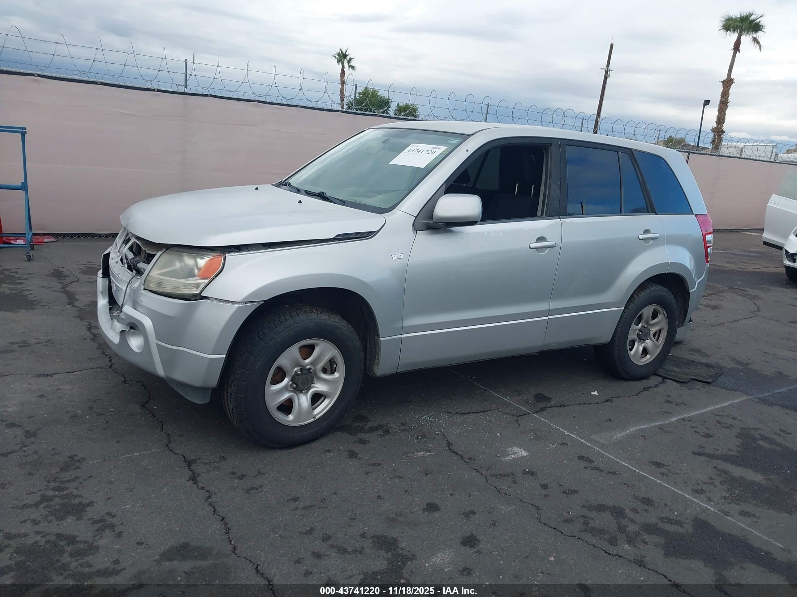2007 Suzuki Grand Vitara   Silver vin: JS3TE941374200509