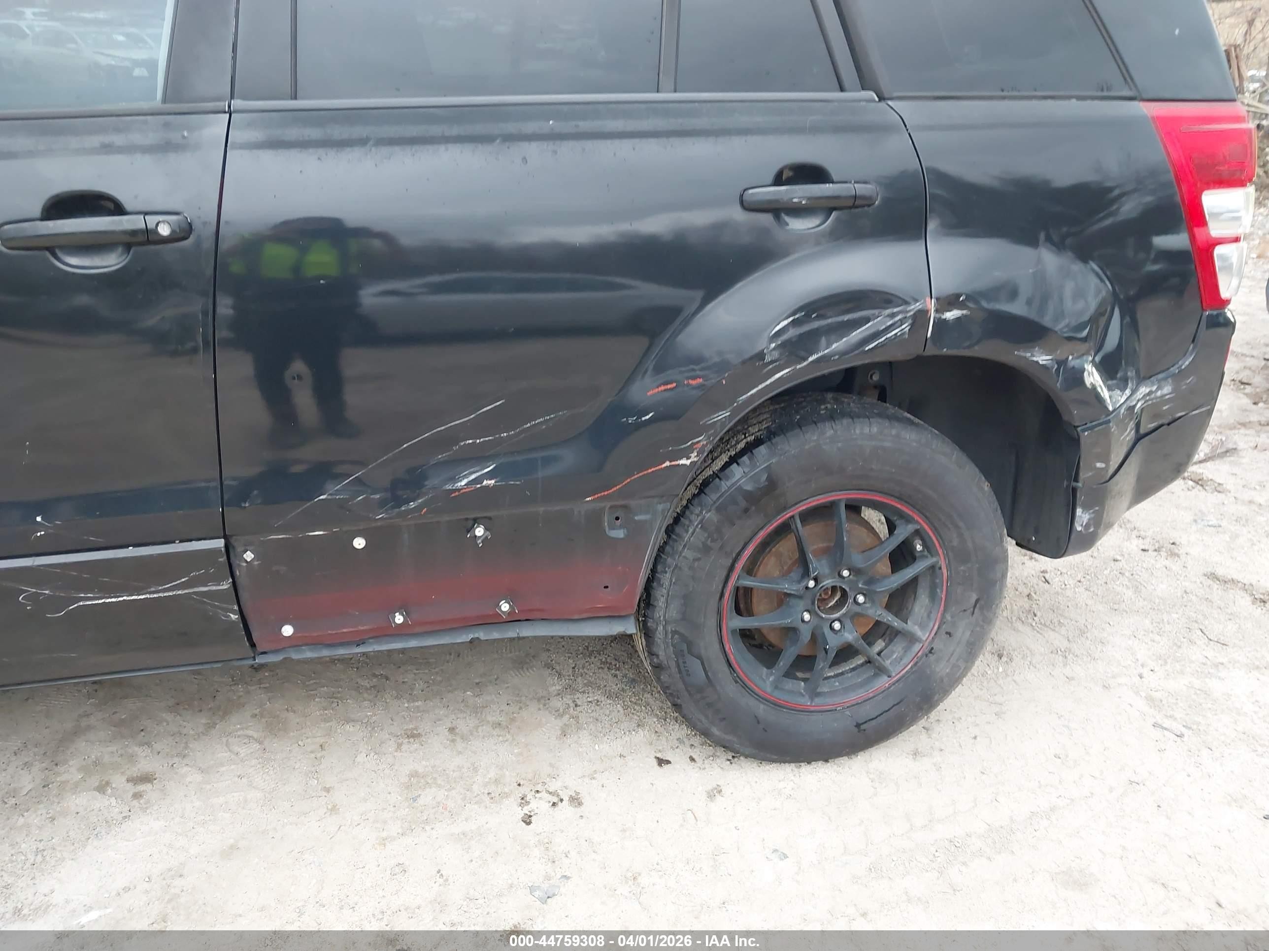 2007 Suzuki Grand Vitara   Black vin: JS3TE941374202177