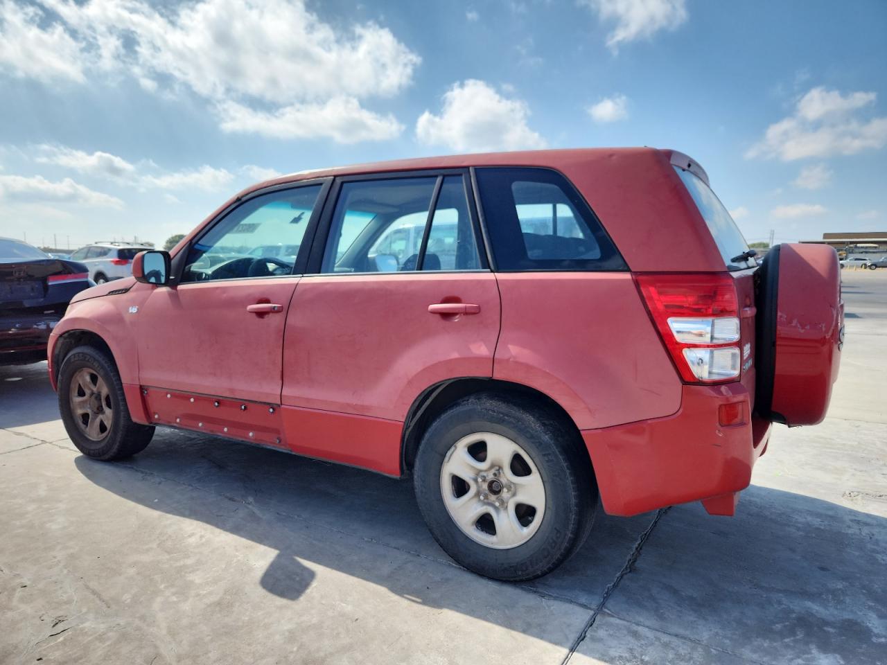 2008 Suzuki Grand Vitara Red vin: JS3TE941384100654