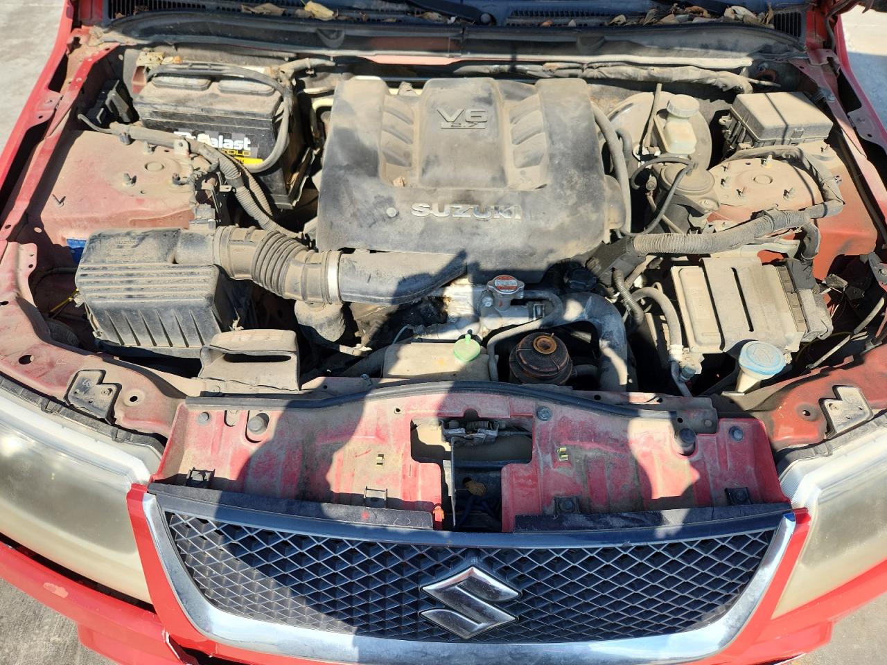 2008 Suzuki Grand Vitara Red vin: JS3TE941384100654