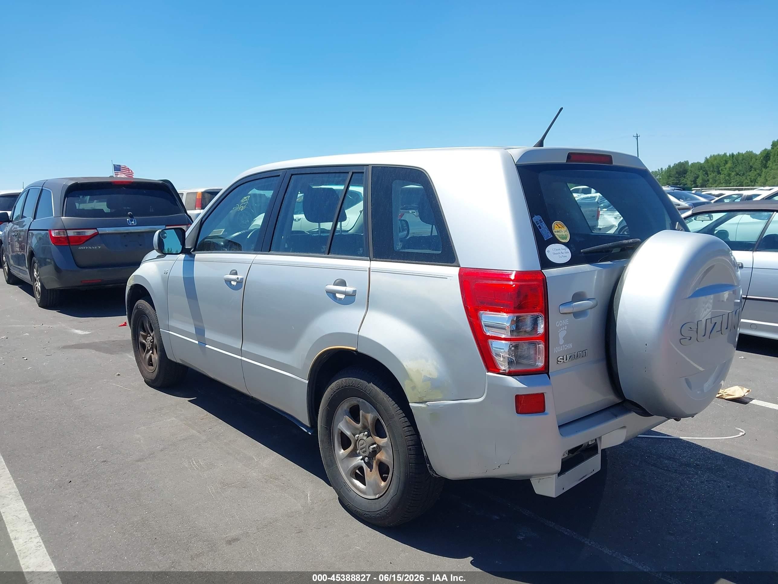 2007 Suzuki Grand Vitara   Silver vin: JS3TE941674201699