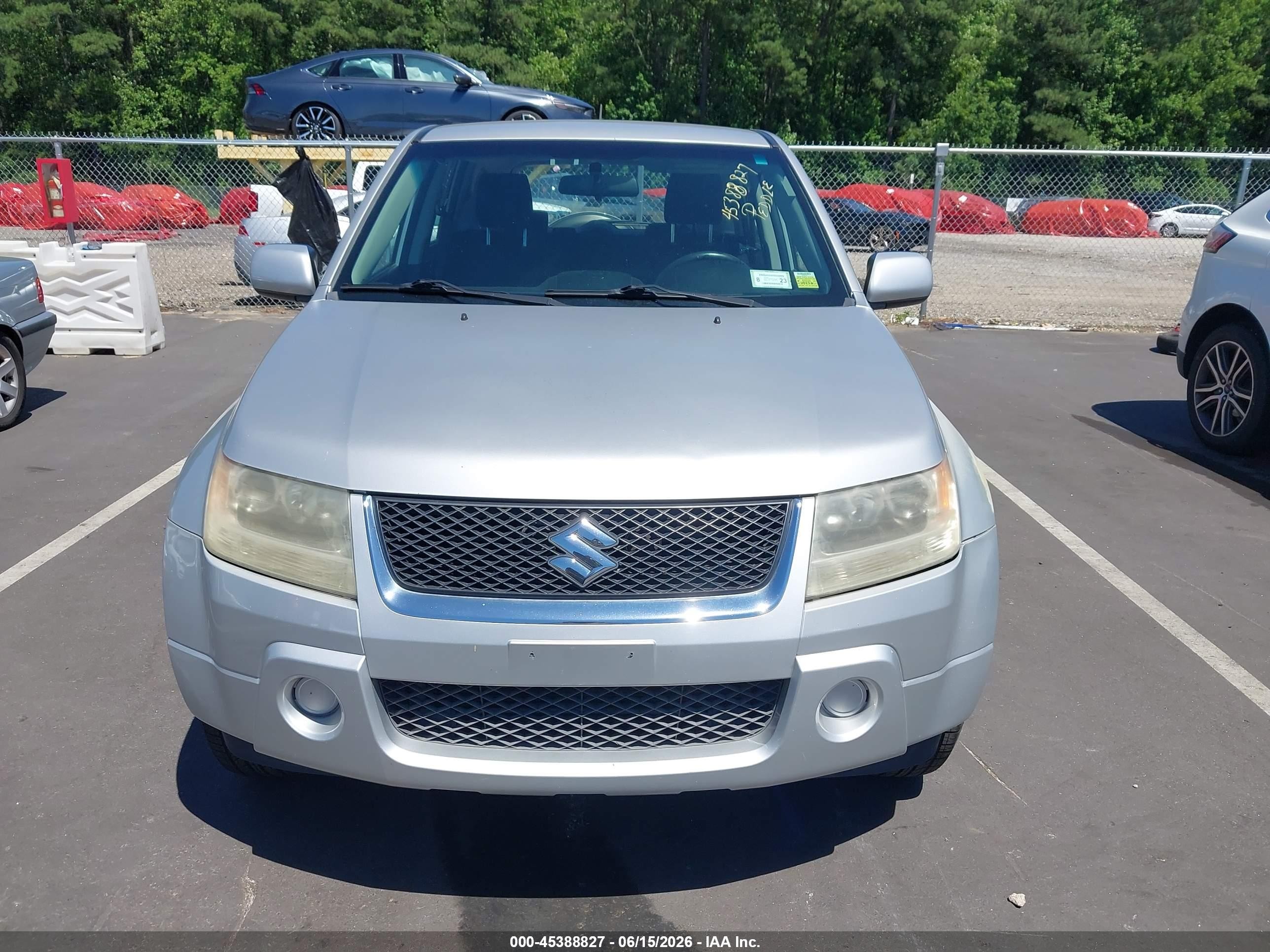 2007 Suzuki Grand Vitara   Silver vin: JS3TE941674201699