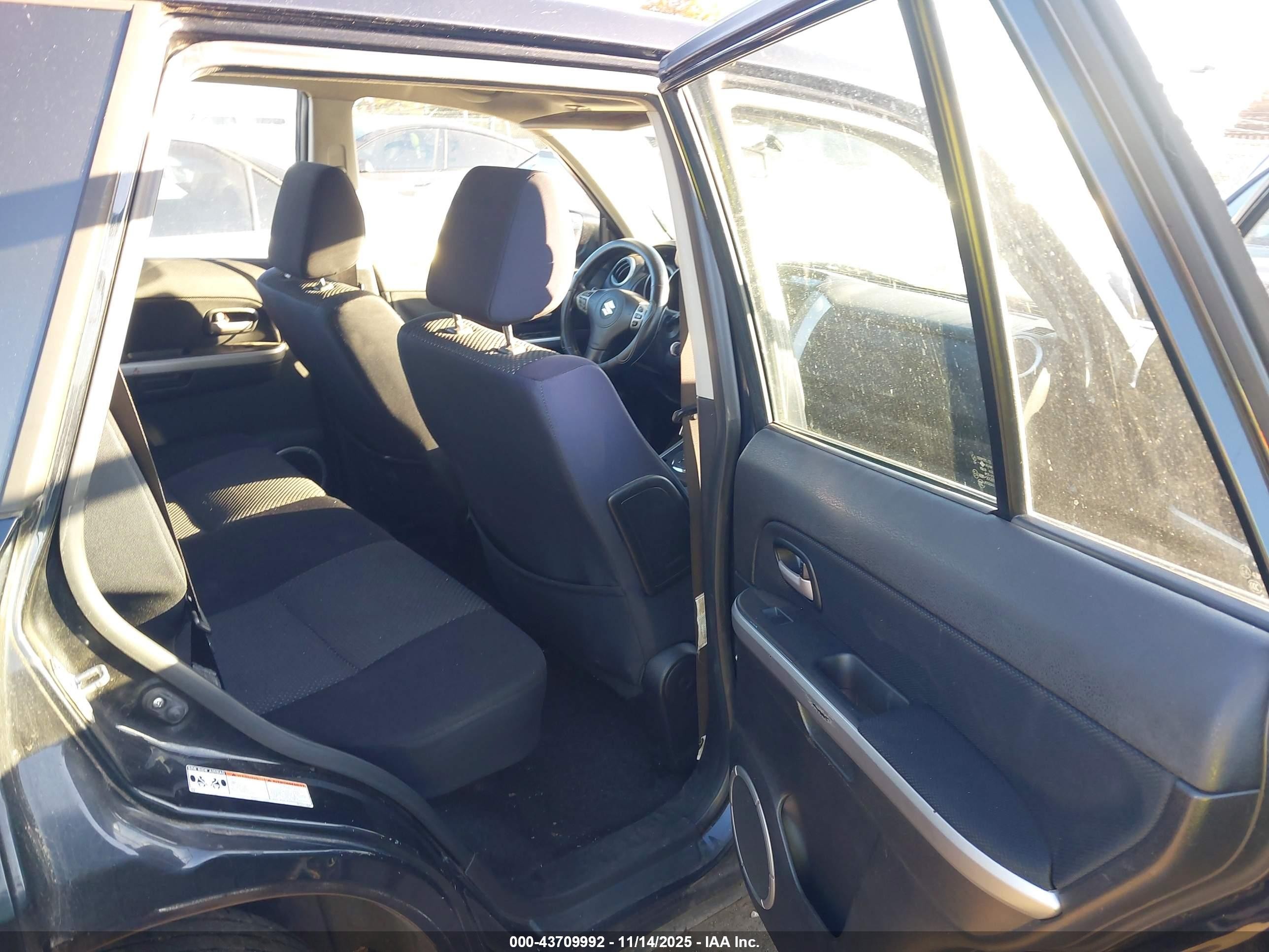 2007 Suzuki Grand Vitara   Navy vin: JS3TE941774201291