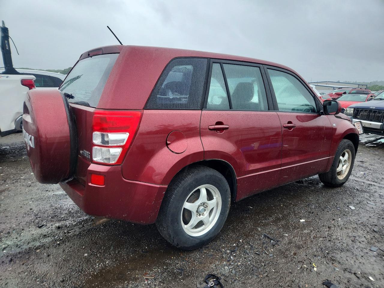 2007 Suzuki Grand Vitara Red vin: JS3TE941X74201477