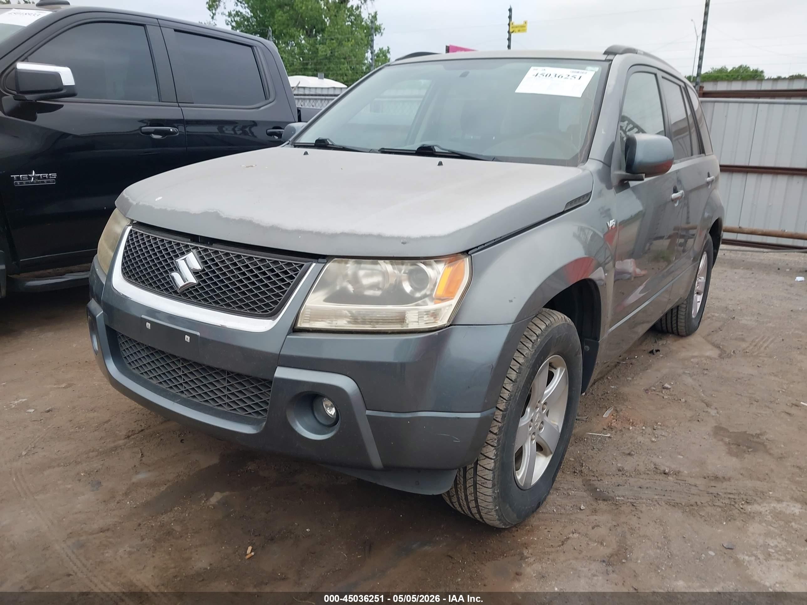 2006 Suzuki Grand Vitara Premium Silver vin: JS3TE943564104199