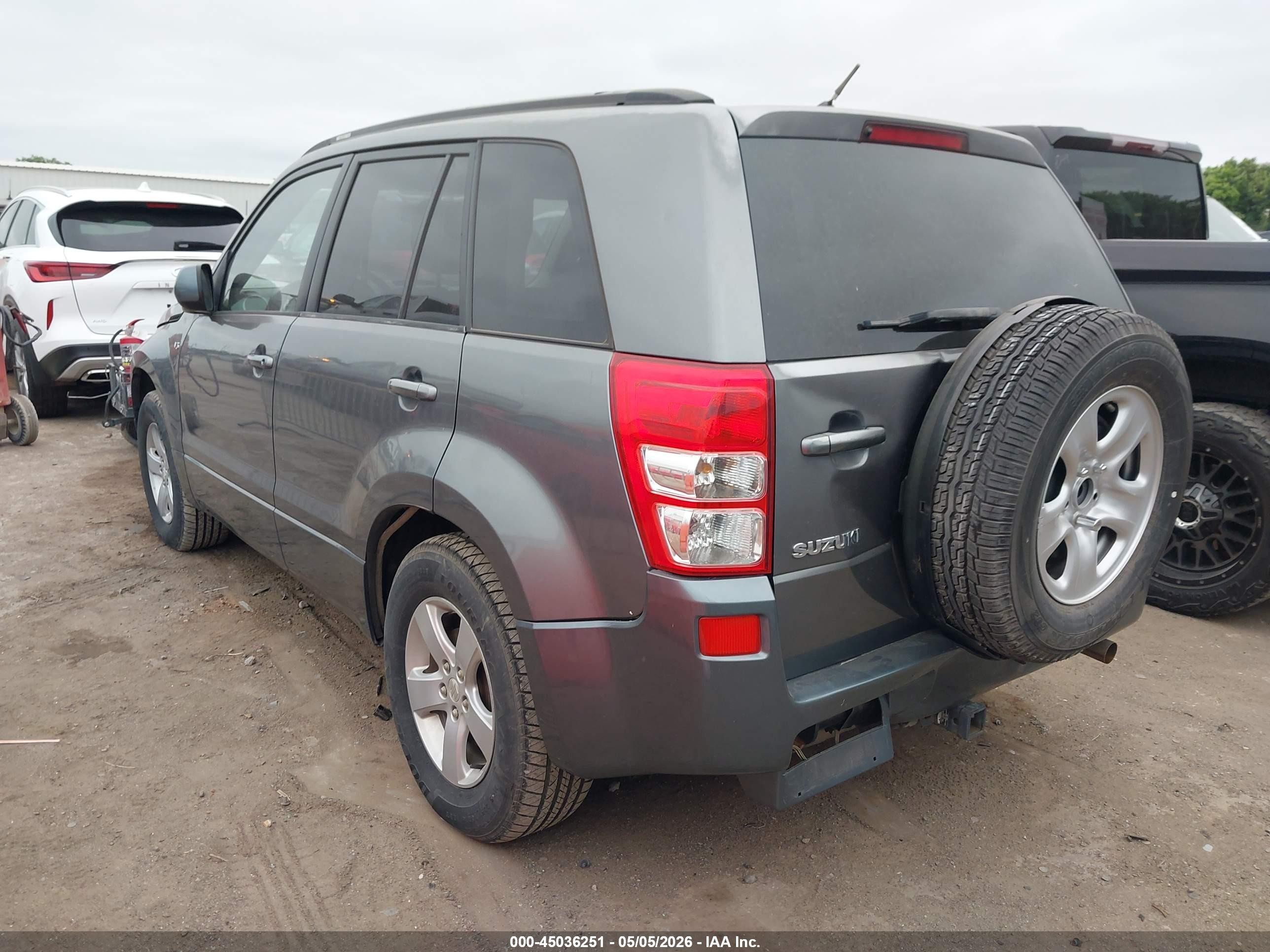 2006 Suzuki Grand Vitara Premium Silver vin: JS3TE943564104199