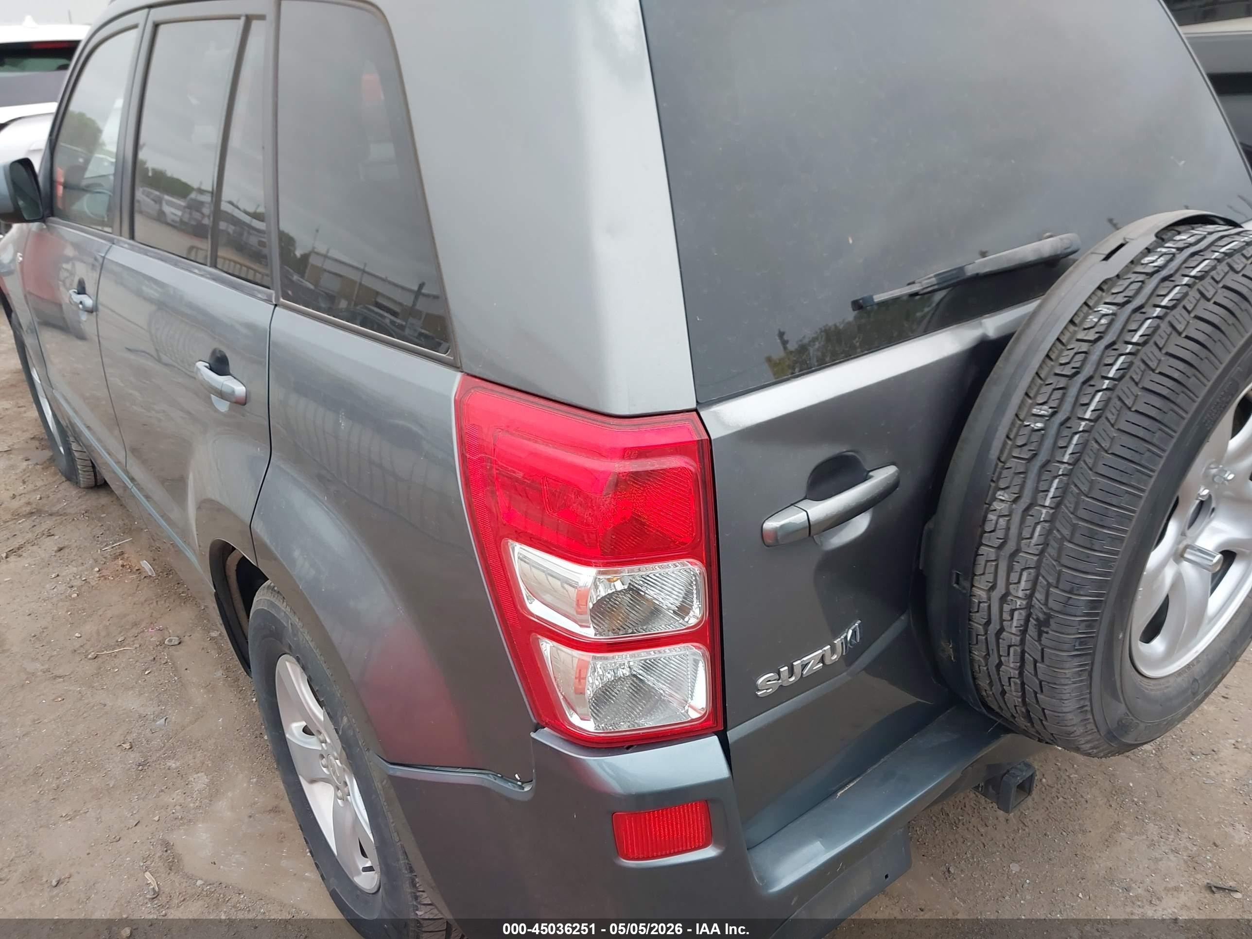2006 Suzuki Grand Vitara Premium Silver vin: JS3TE943564104199