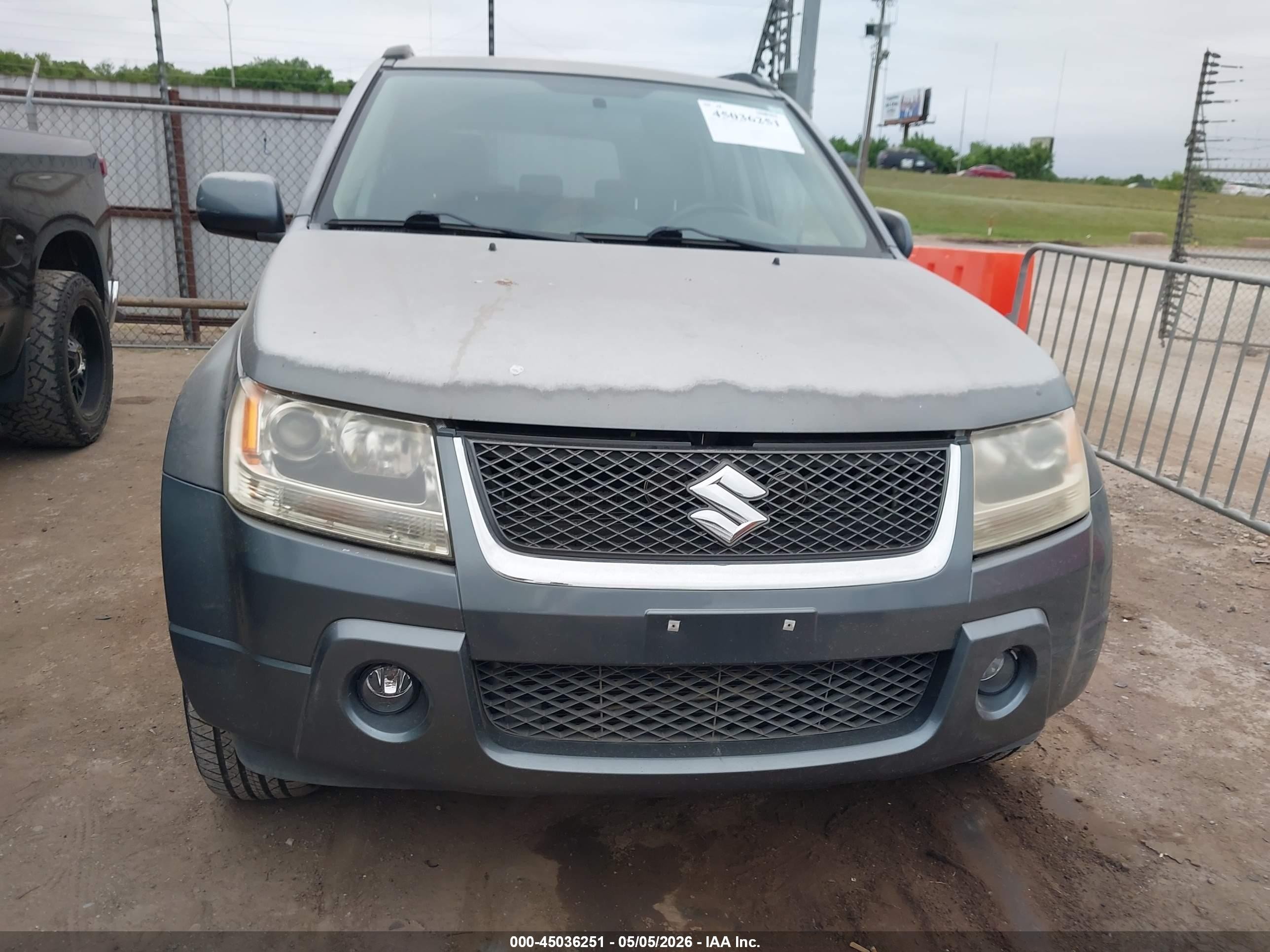 2006 Suzuki Grand Vitara Premium Silver vin: JS3TE943564104199