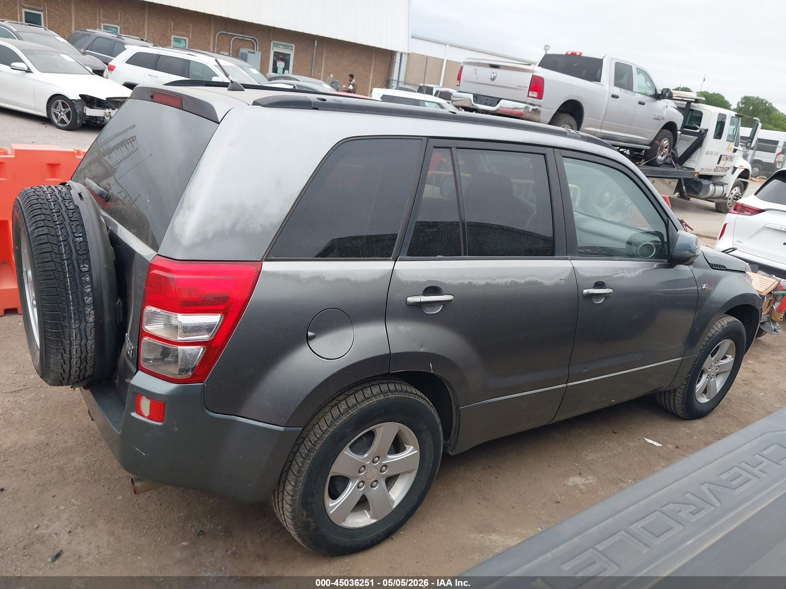 2006 Suzuki Grand Vitara Premium Silver vin: JS3TE943564104199