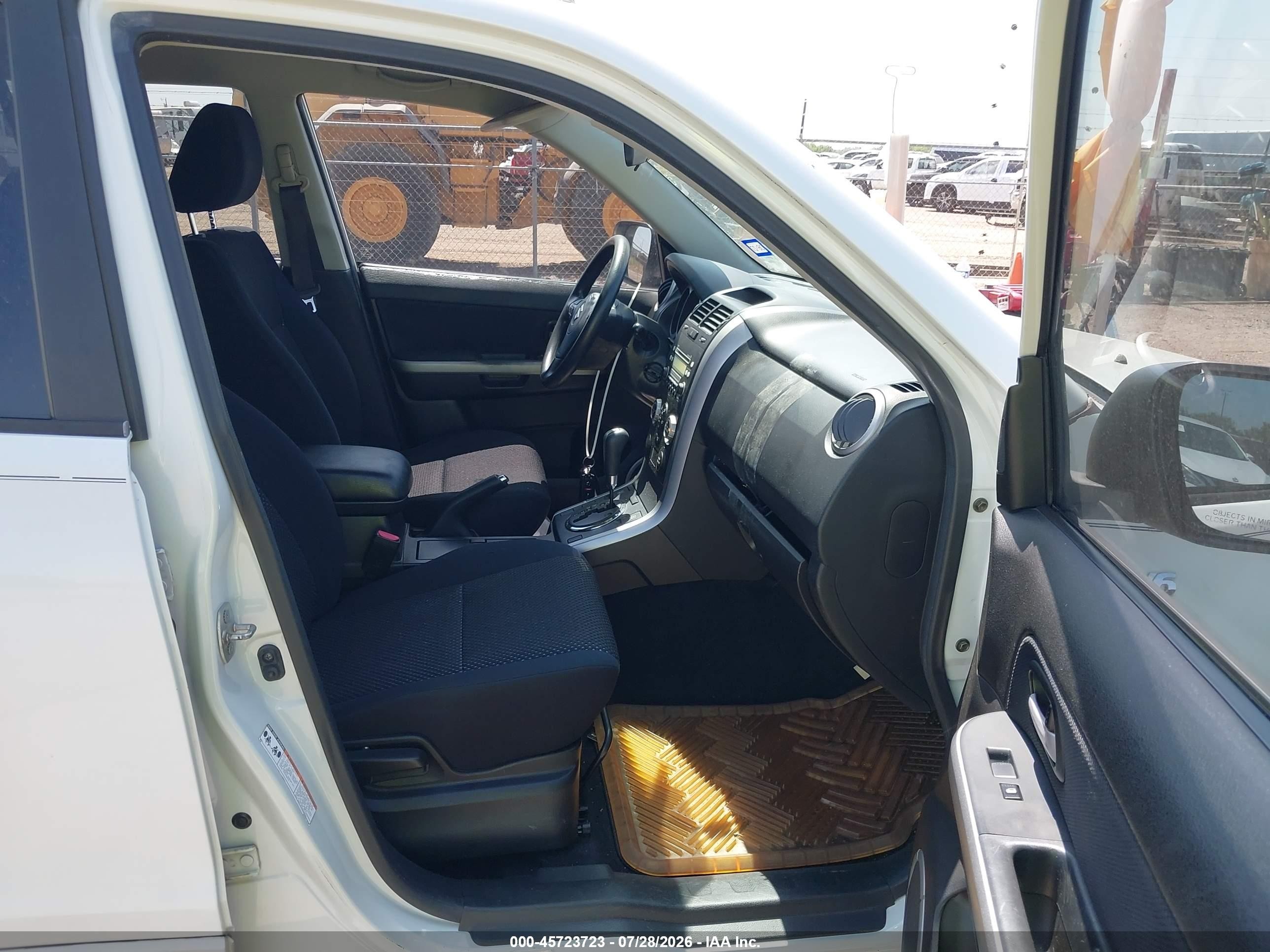 2006 Suzuki Grand Vitara Xsport White vin: JS3TE944064102594