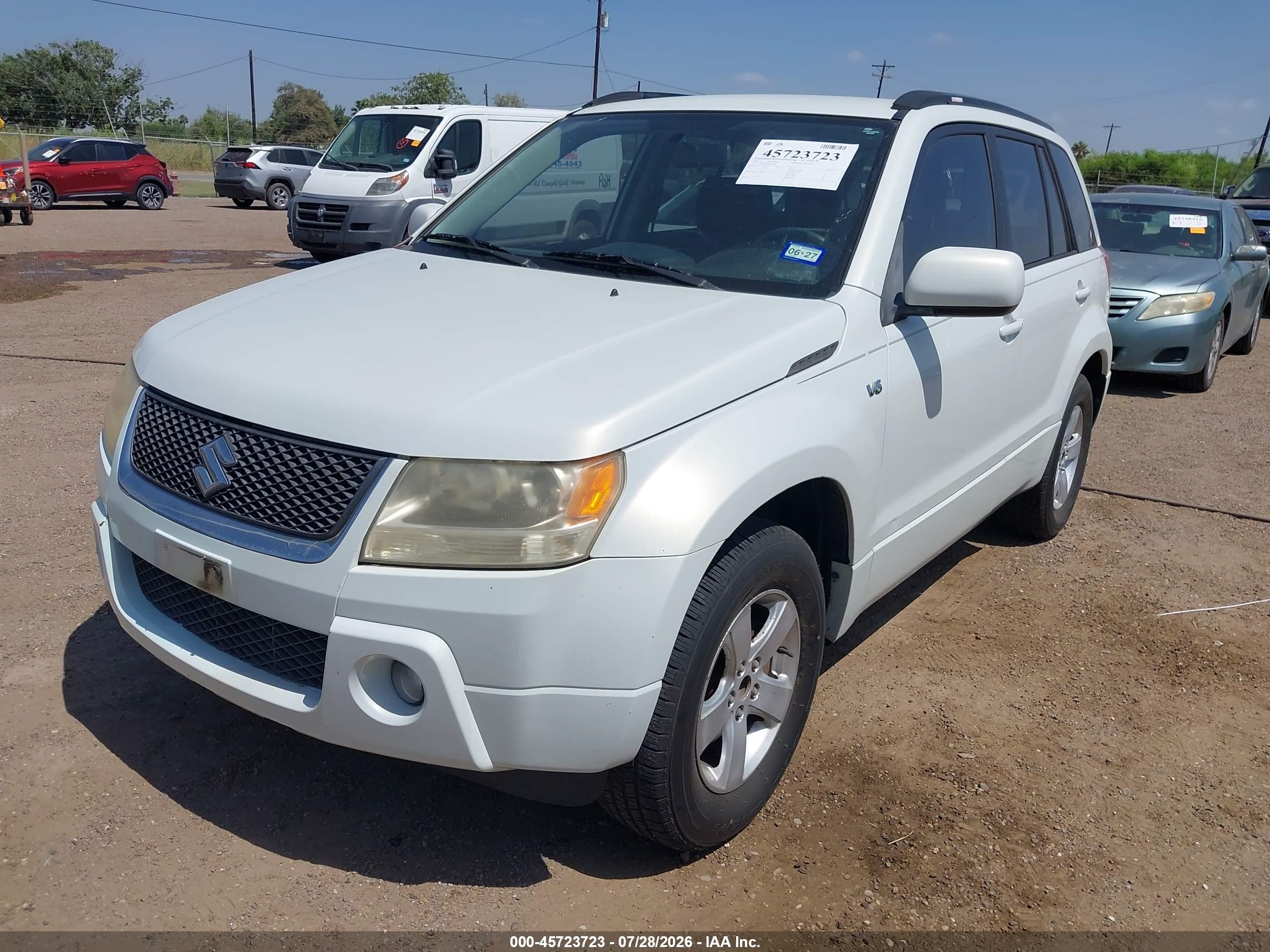 2006 Suzuki Grand Vitara Xsport White vin: JS3TE944064102594
