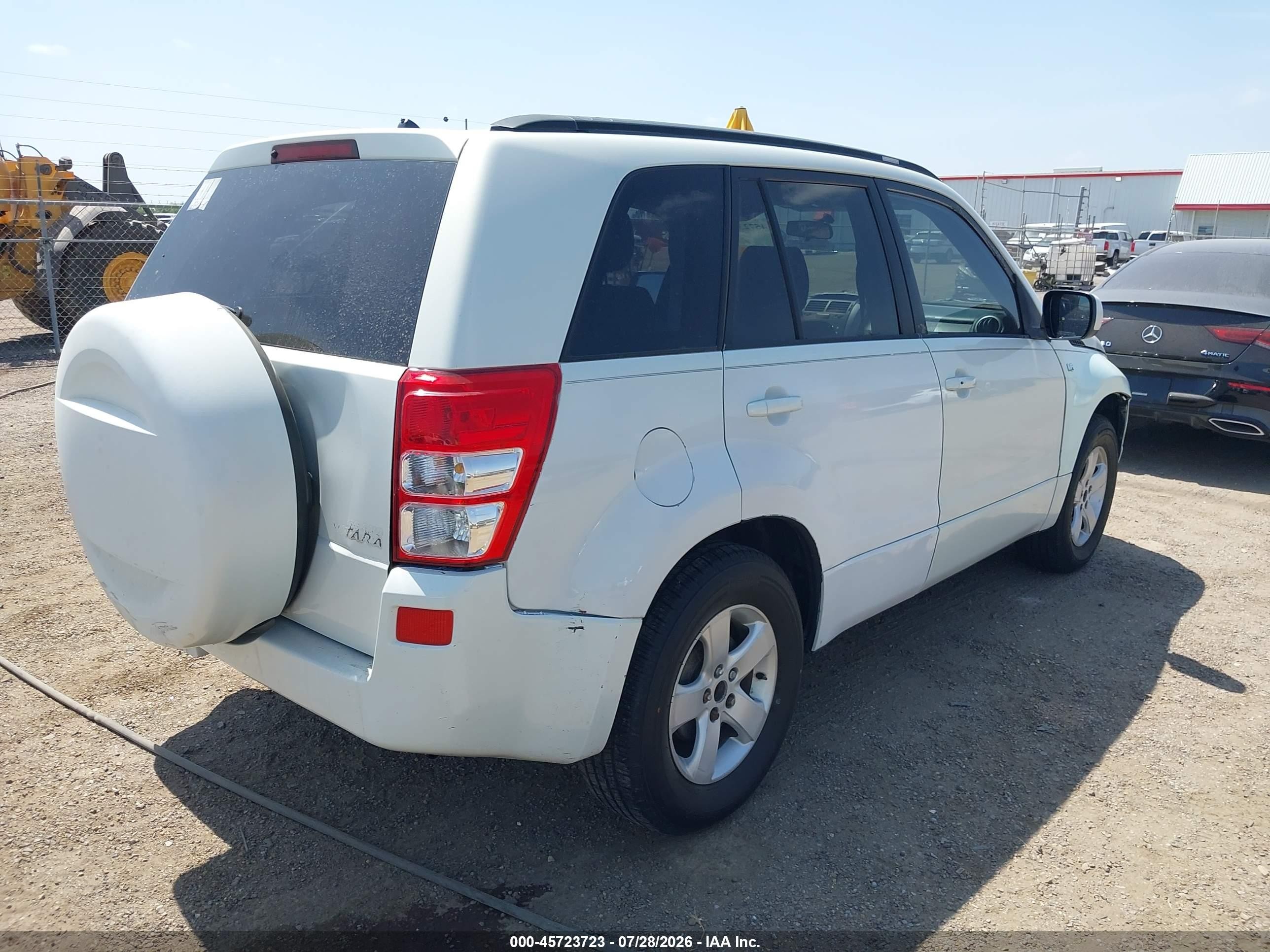 2006 Suzuki Grand Vitara Xsport White vin: JS3TE944064102594