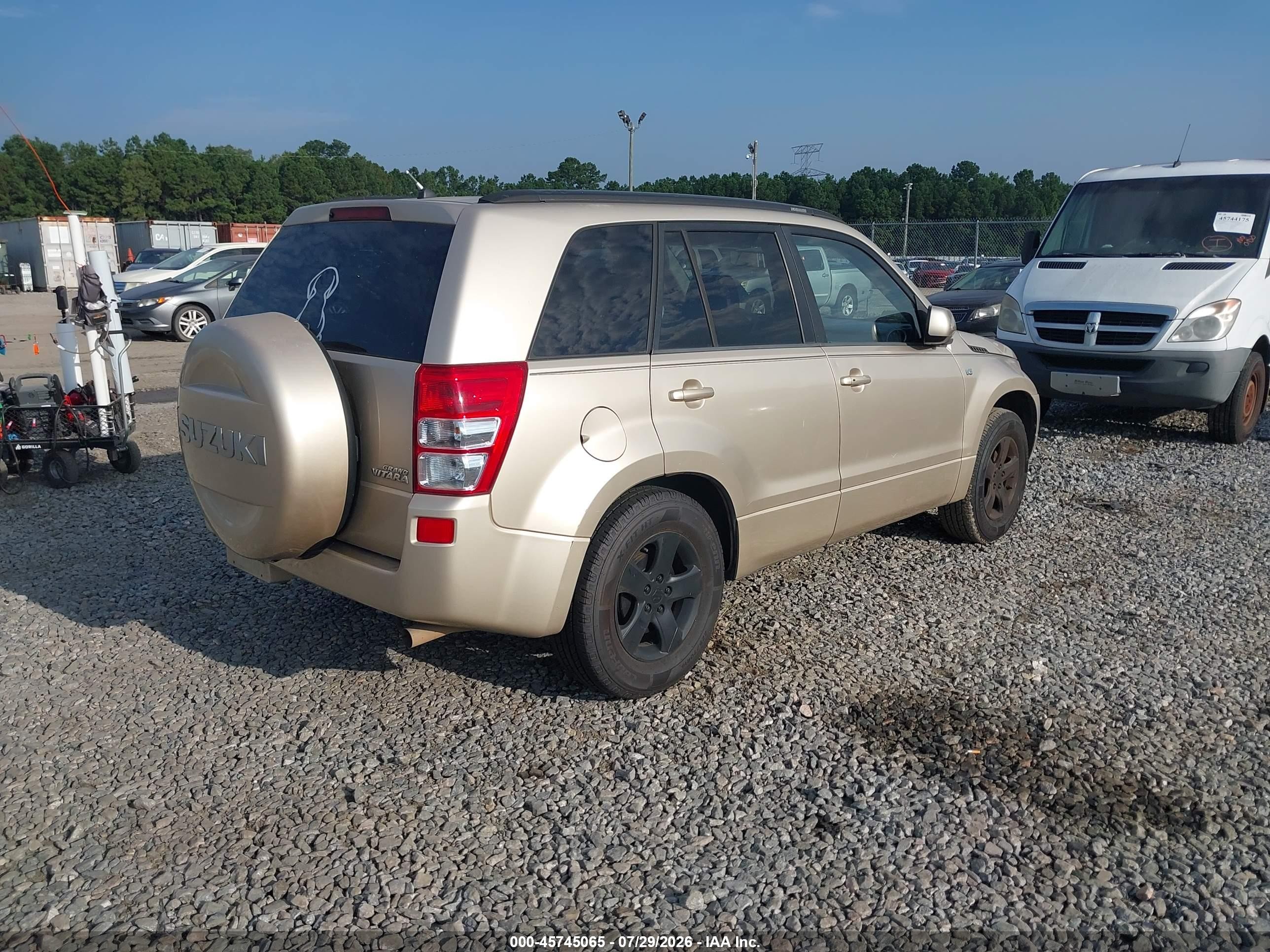 2006 Suzuki Grand Vitara Xsport Beige vin: JS3TE944264103584
