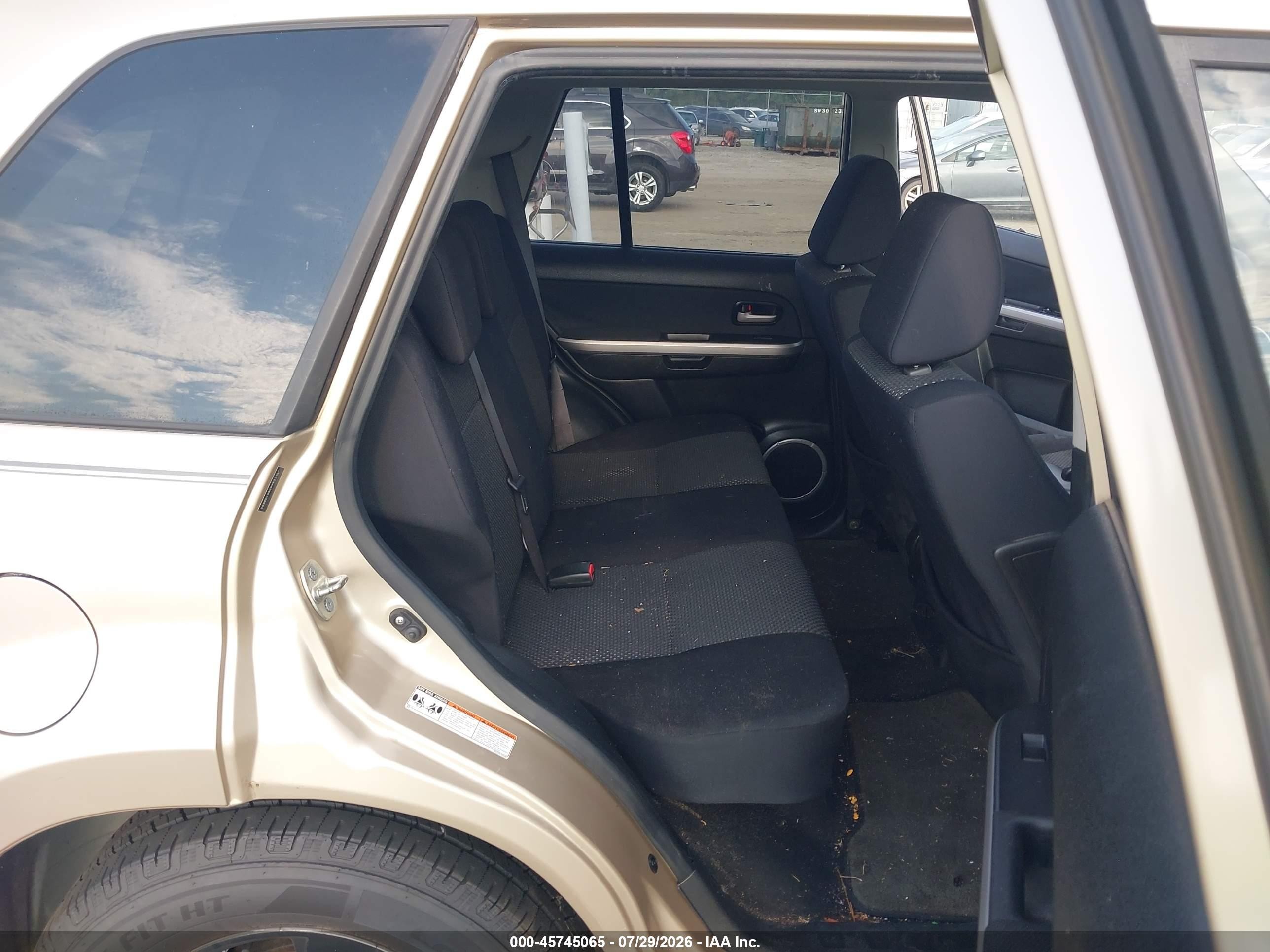 2006 Suzuki Grand Vitara Xsport Beige vin: JS3TE944264103584