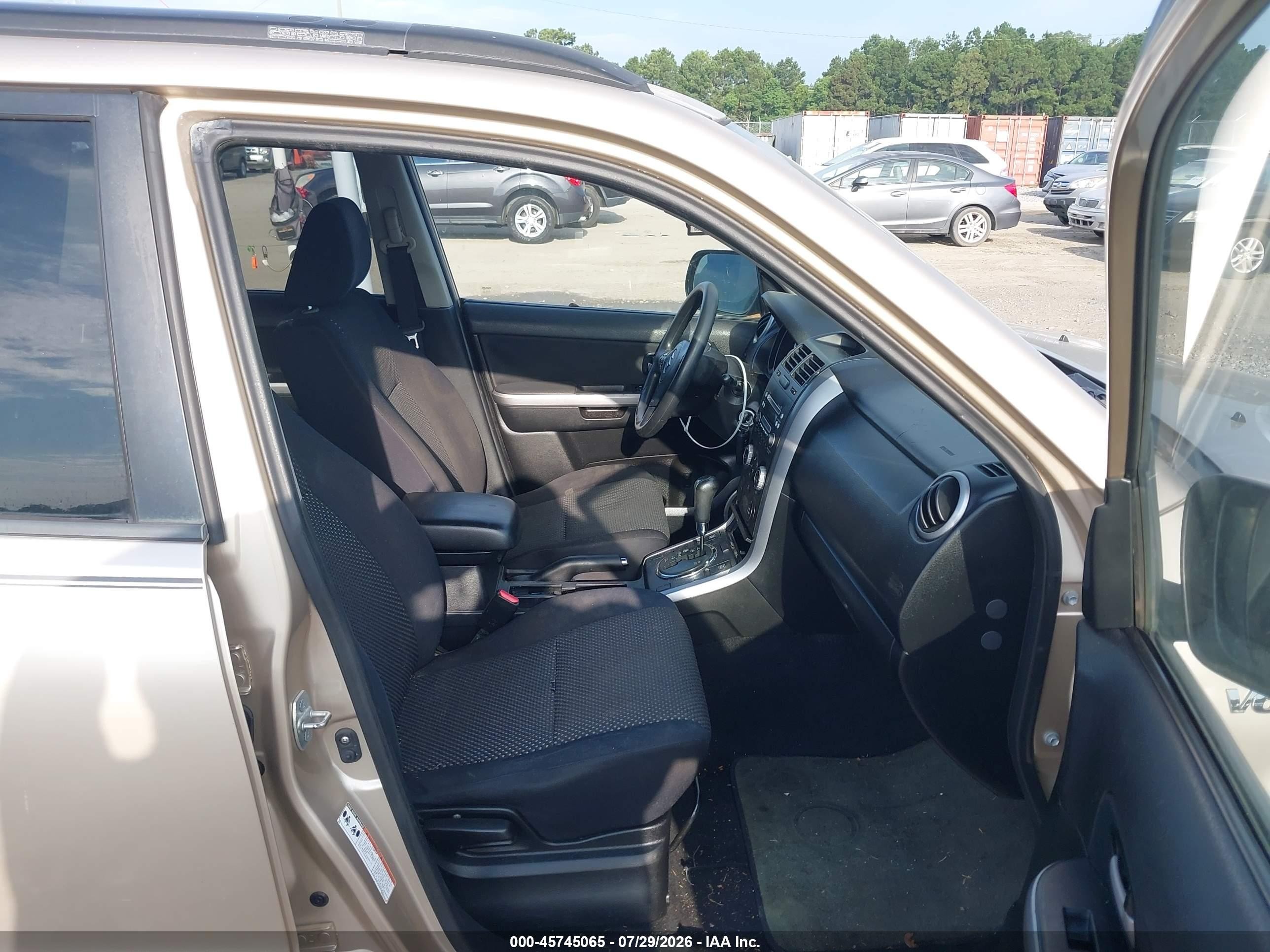 2006 Suzuki Grand Vitara Xsport Beige vin: JS3TE944264103584