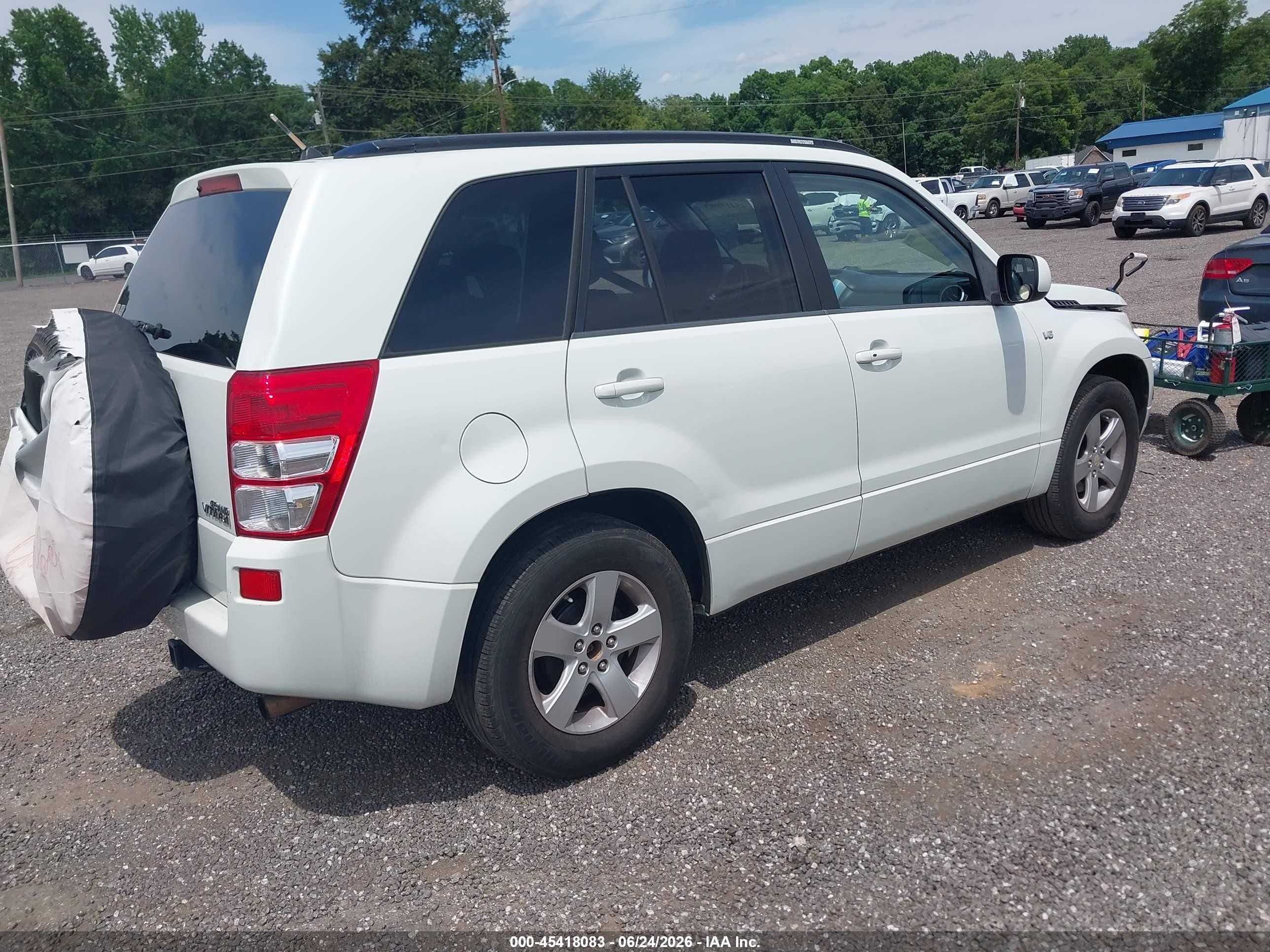 2008 Suzuki Grand Vitara Xsport White vin: JS3TE944784101316