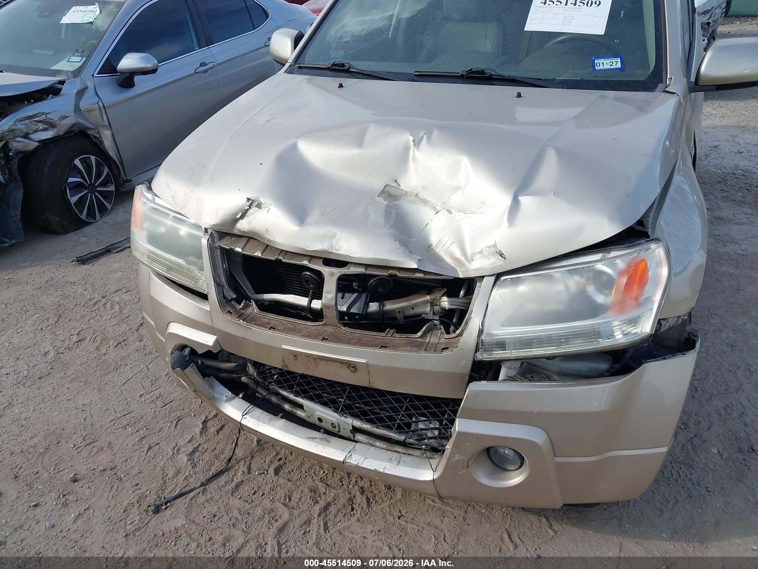 2006 Suzuki Grand Vitara Luxury Beige vin: JS3TE947264104499