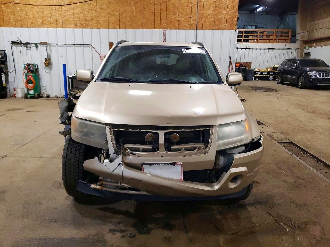 2008 Suzuki Grand Vitara Luxury Gold vin: JS3TE947384101159