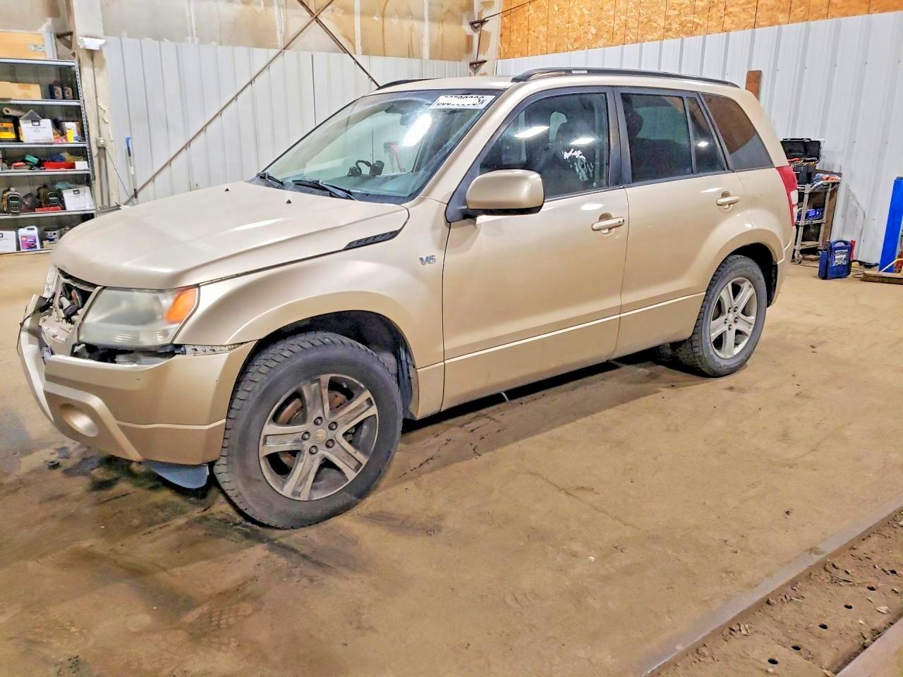 2008 Suzuki Grand Vitara Luxury Gold vin: JS3TE947384101159