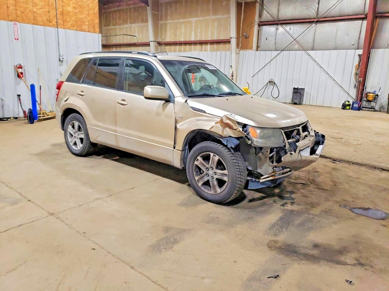 2008 Suzuki Grand Vitara Luxury Gold vin: JS3TE947384101159