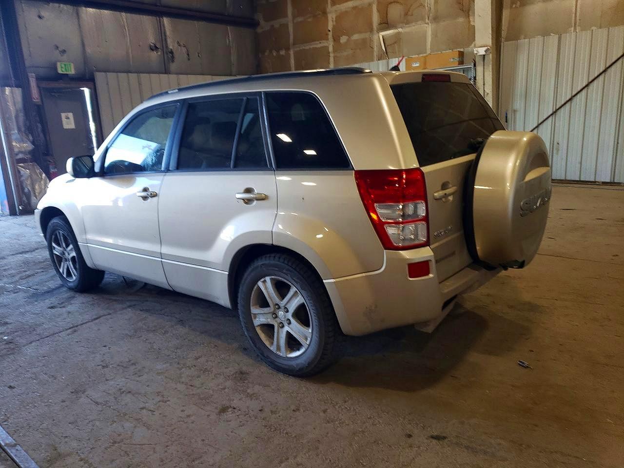 2008 Suzuki Grand Vitara Luxury Gold vin: JS3TE947384101159