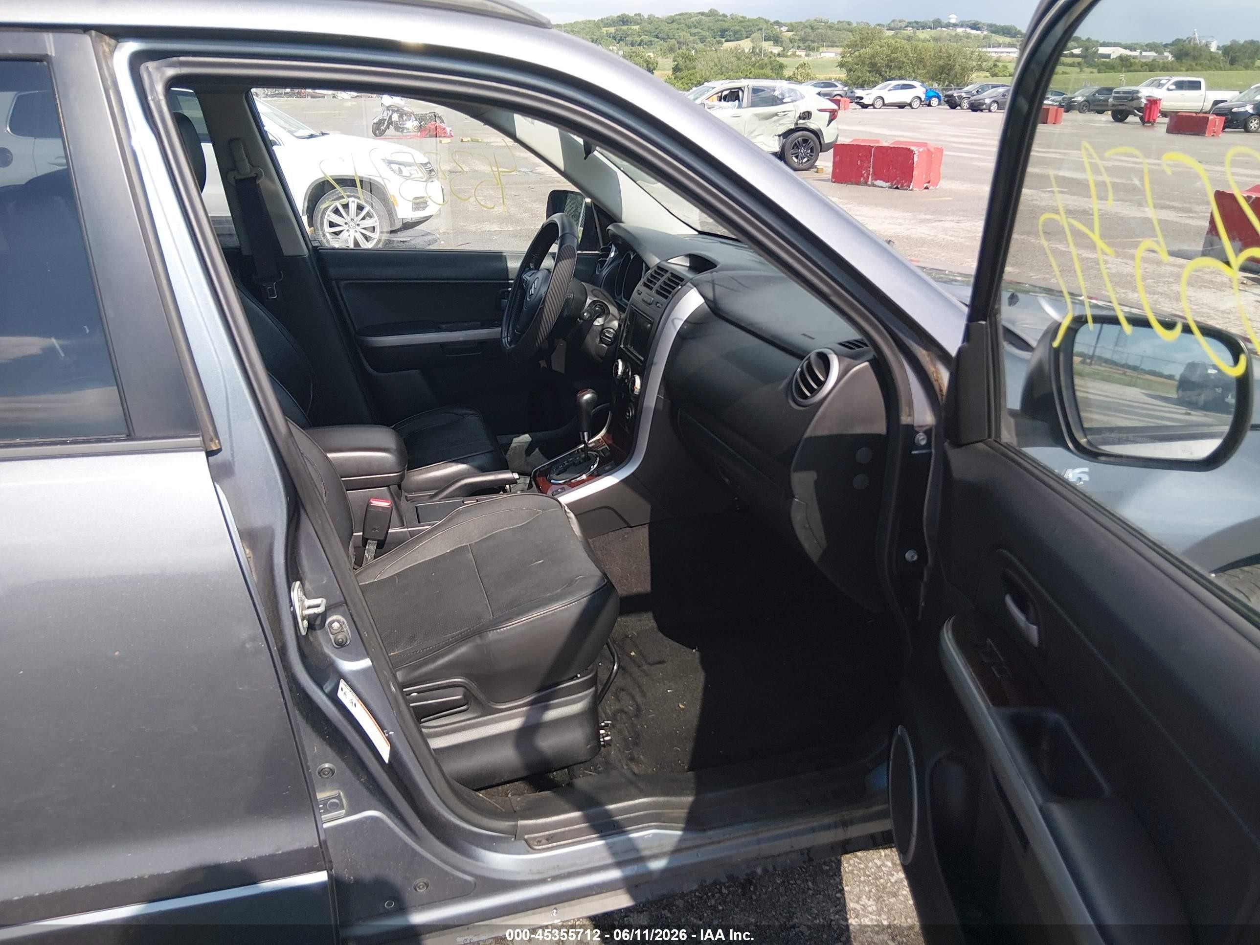 2006 Suzuki Grand Vitara Luxury Blue vin: JS3TE947464104925