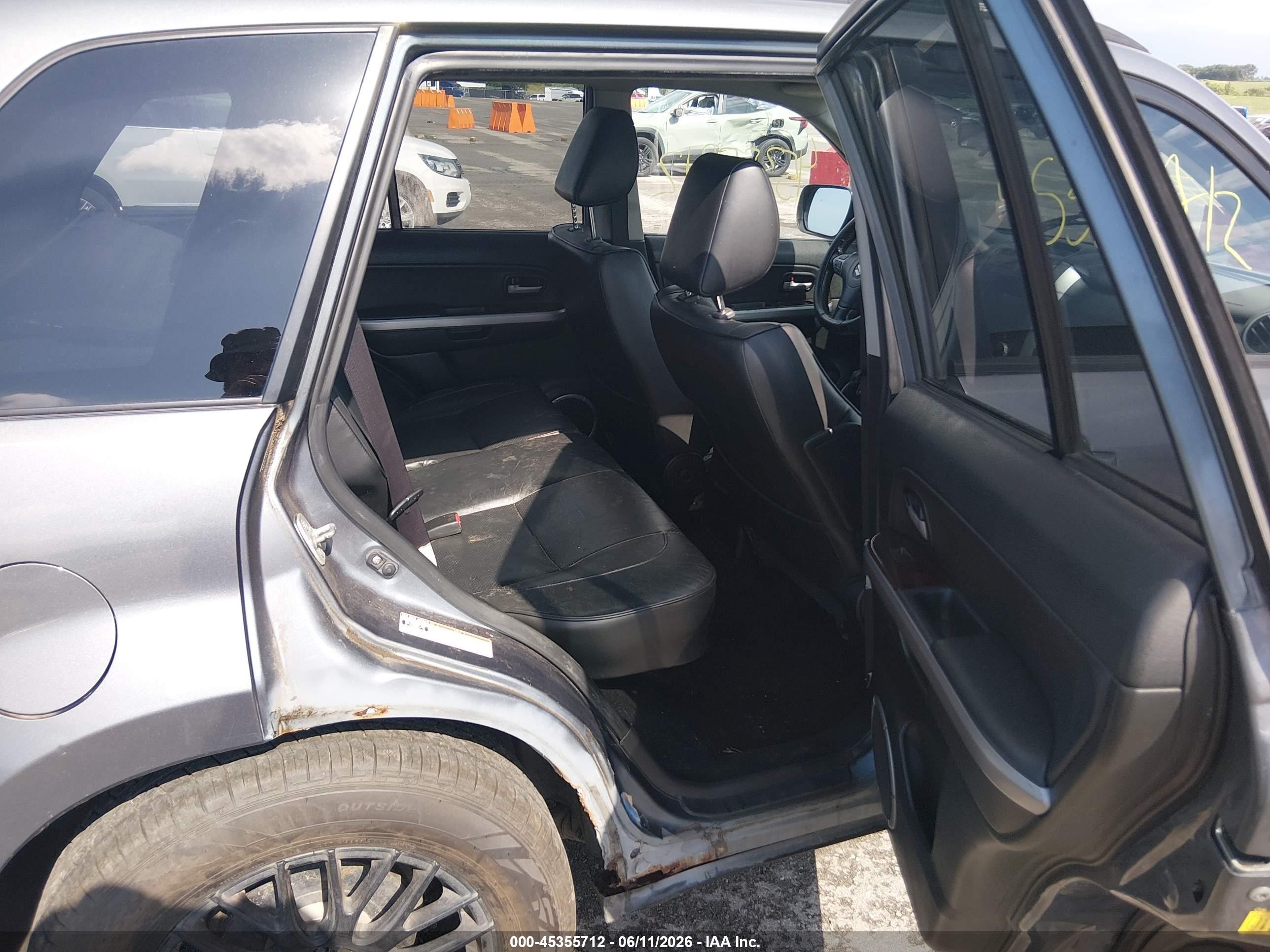 2006 Suzuki Grand Vitara Luxury Blue vin: JS3TE947464104925