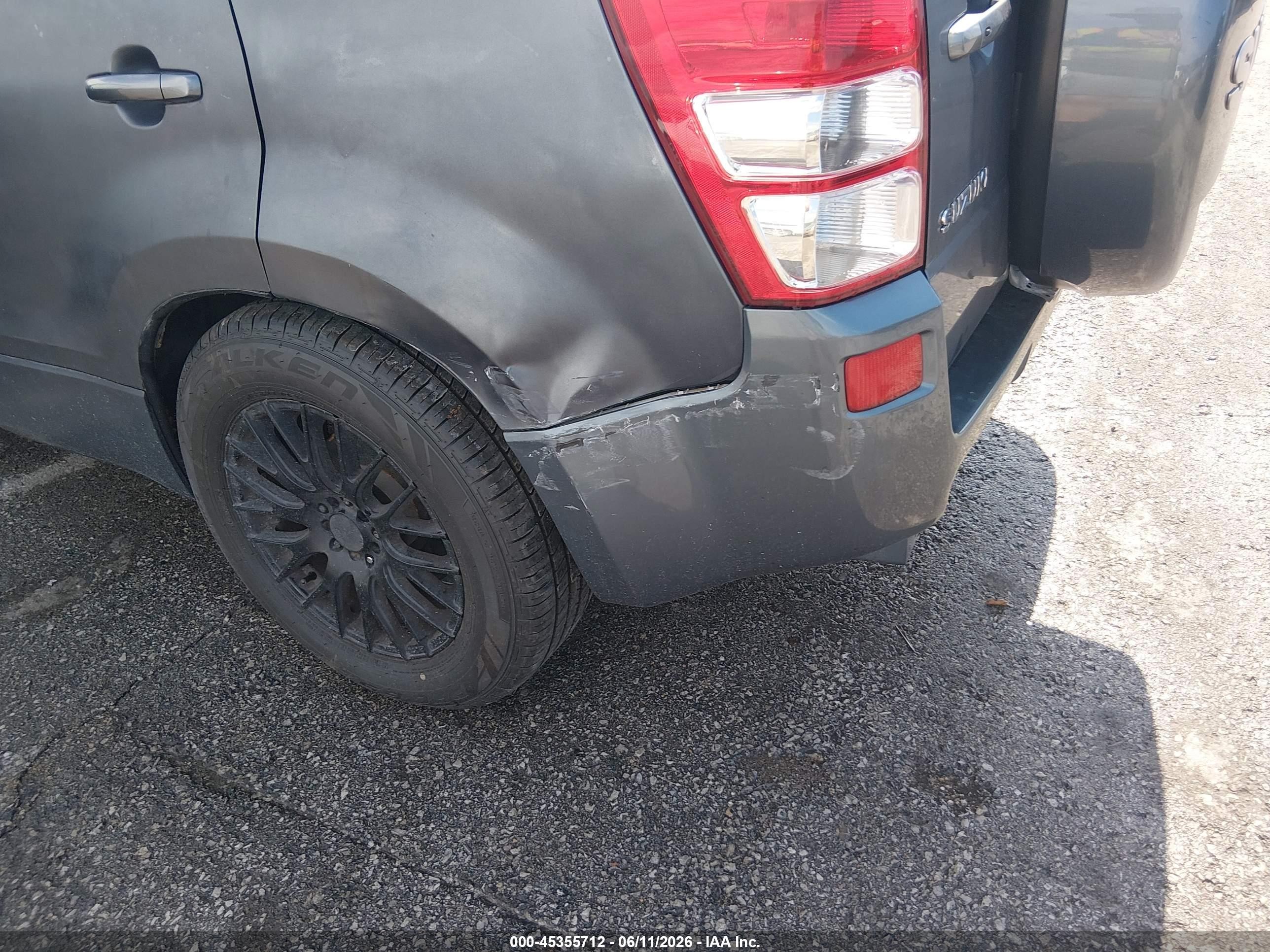 2006 Suzuki Grand Vitara Luxury Blue vin: JS3TE947464104925