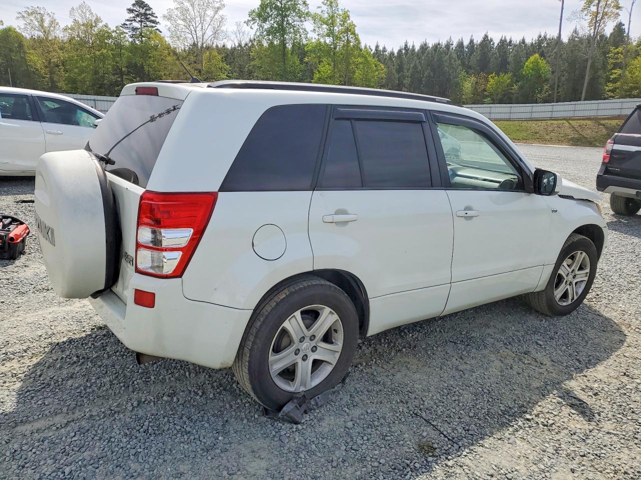 2007 Suzuki Grand Vitara Luxury White vin: JS3TE947674200797