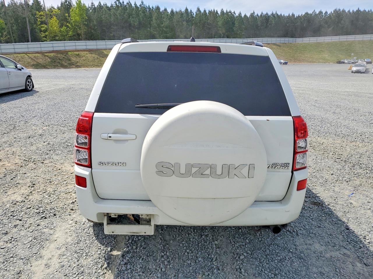 2007 Suzuki Grand Vitara Luxury White vin: JS3TE947674200797