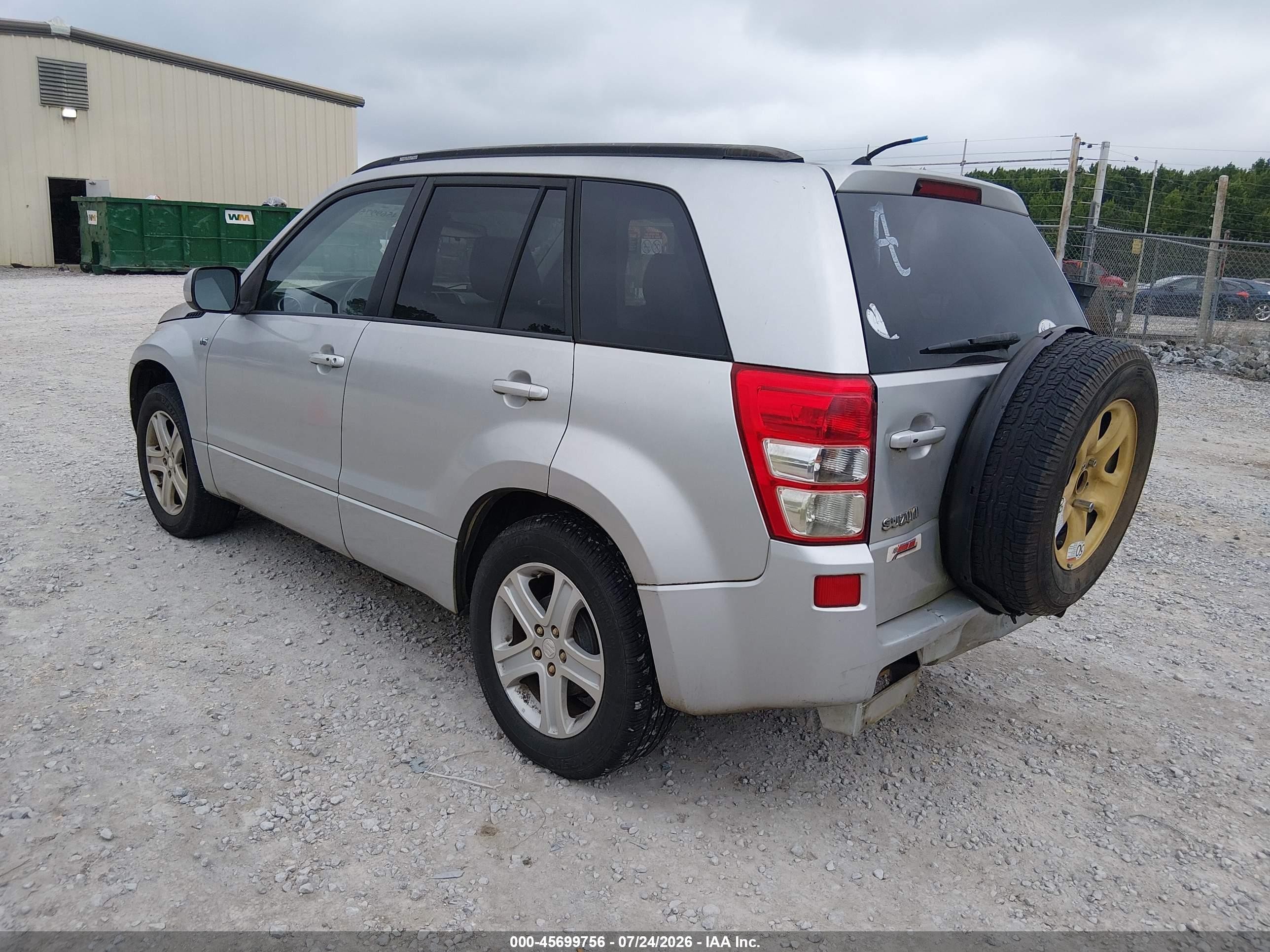 2007 Suzuki Grand Vitara Luxury Silver vin: JS3TE947774202252