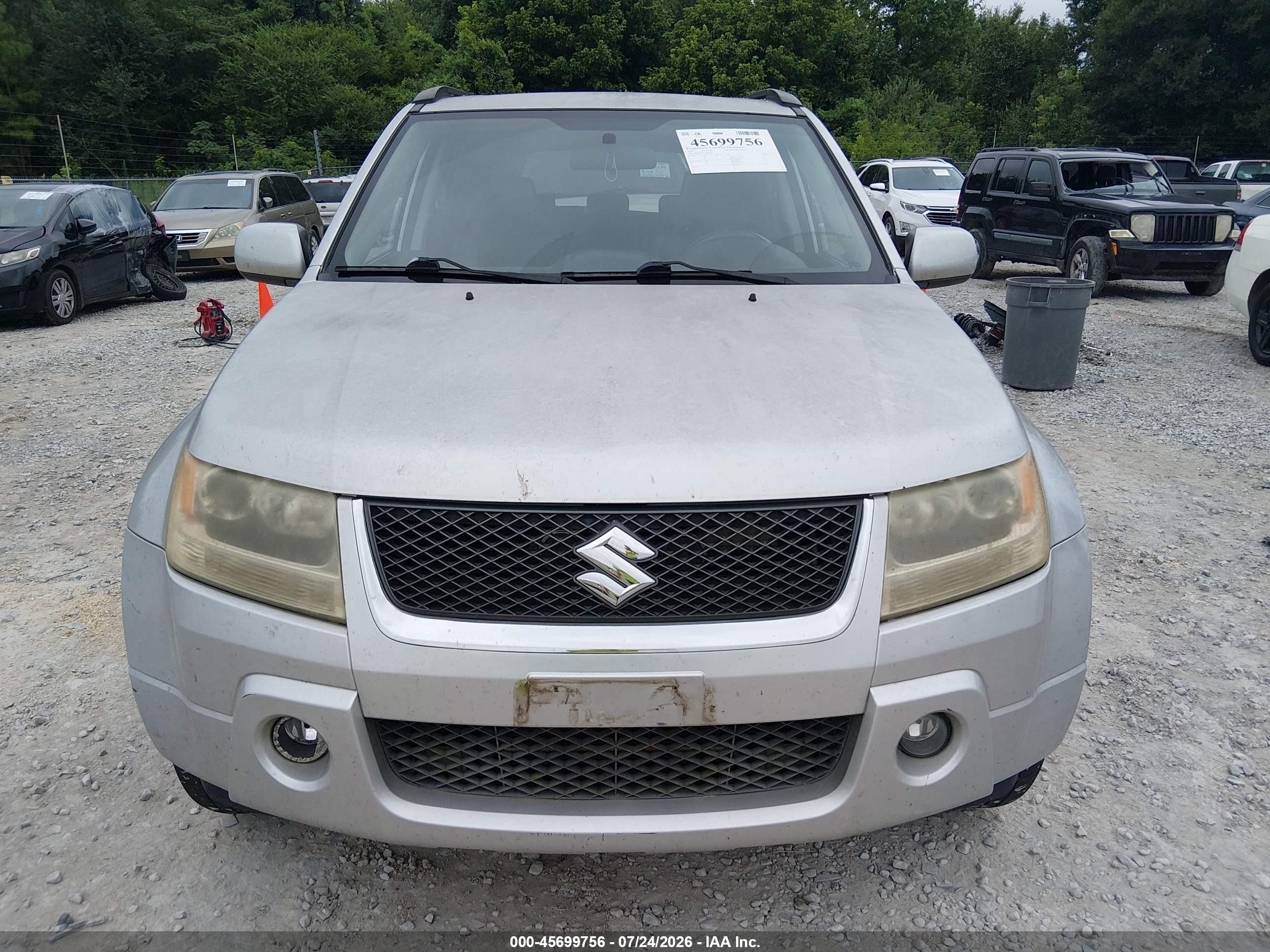 2007 Suzuki Grand Vitara Luxury Silver vin: JS3TE947774202252