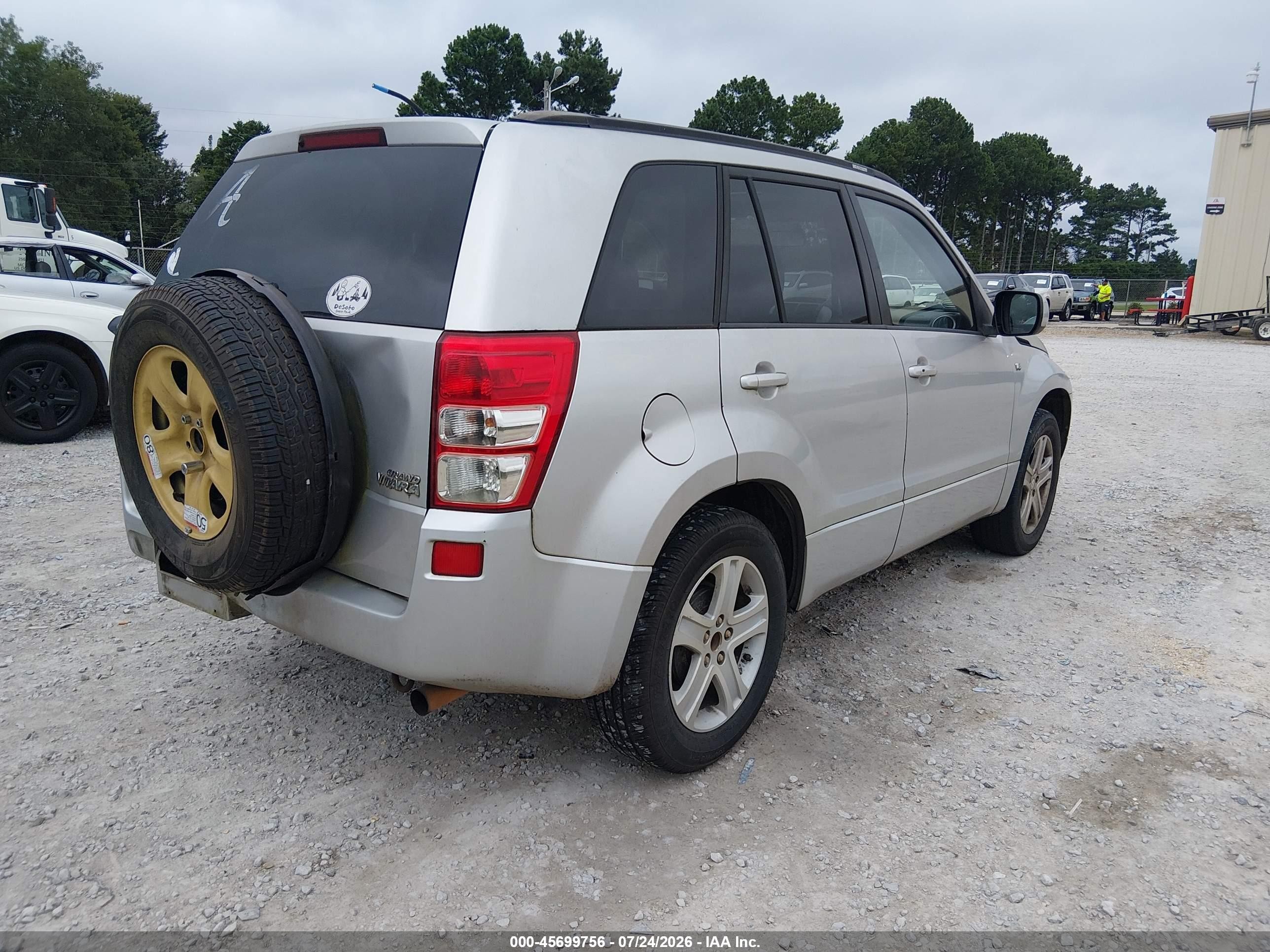 2007 Suzuki Grand Vitara Luxury Silver vin: JS3TE947774202252