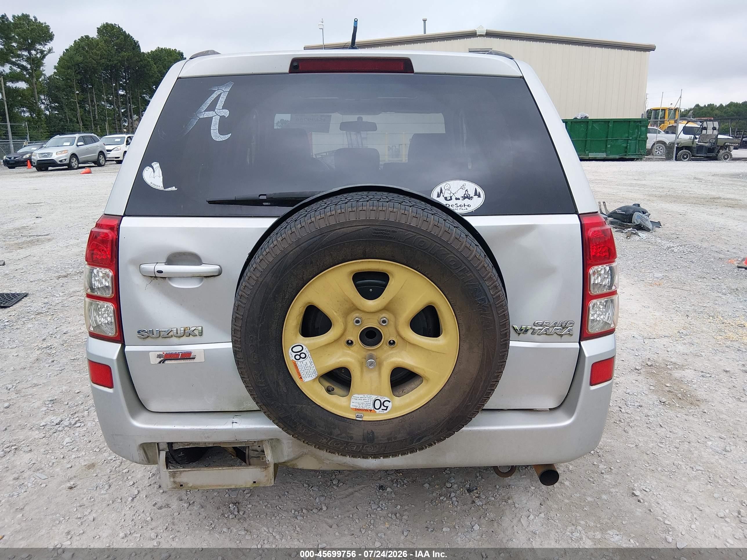 2007 Suzuki Grand Vitara Luxury Silver vin: JS3TE947774202252