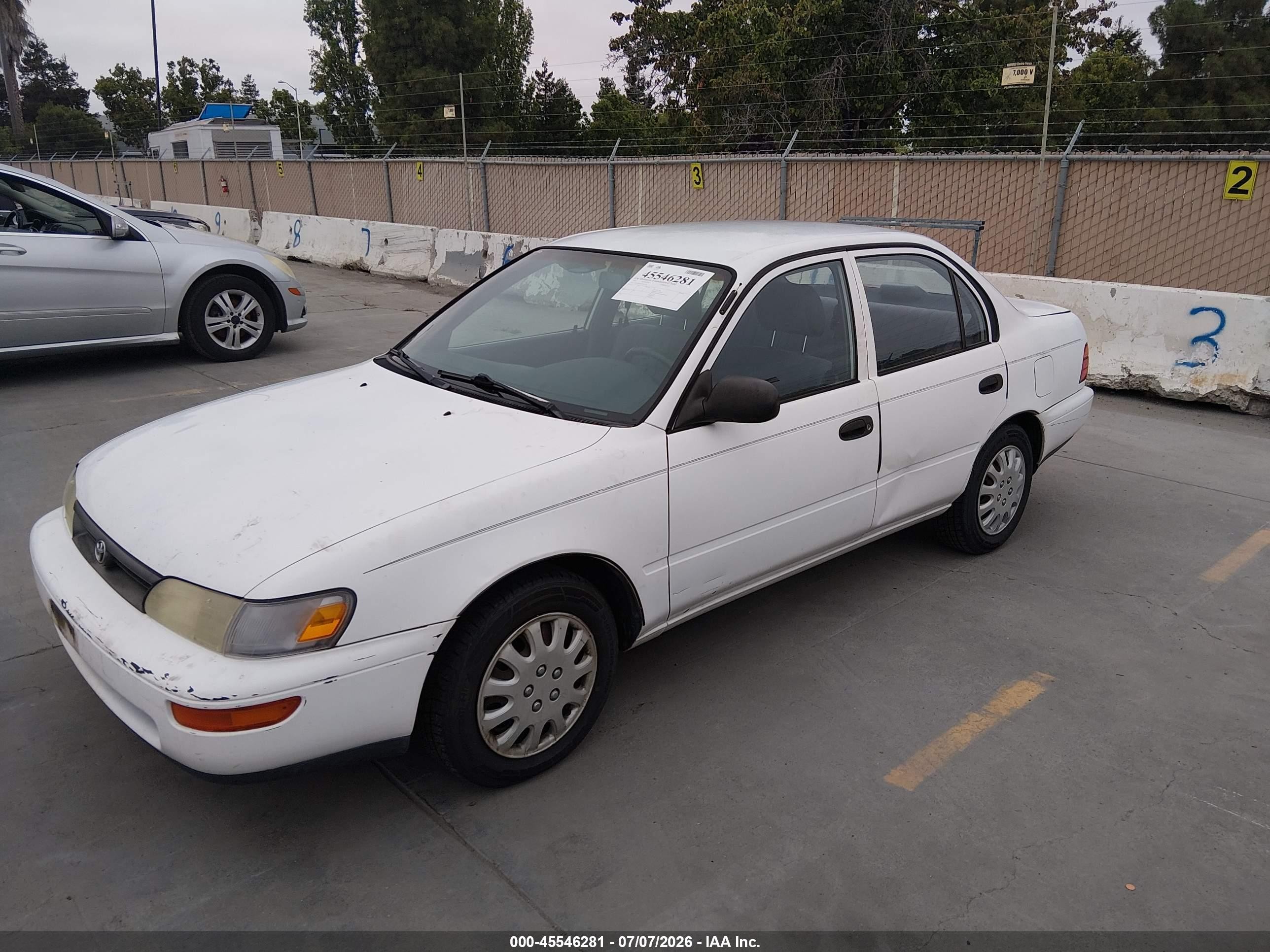 1995 Toyota Corolla   White vin: JT2AE04BXS0112270