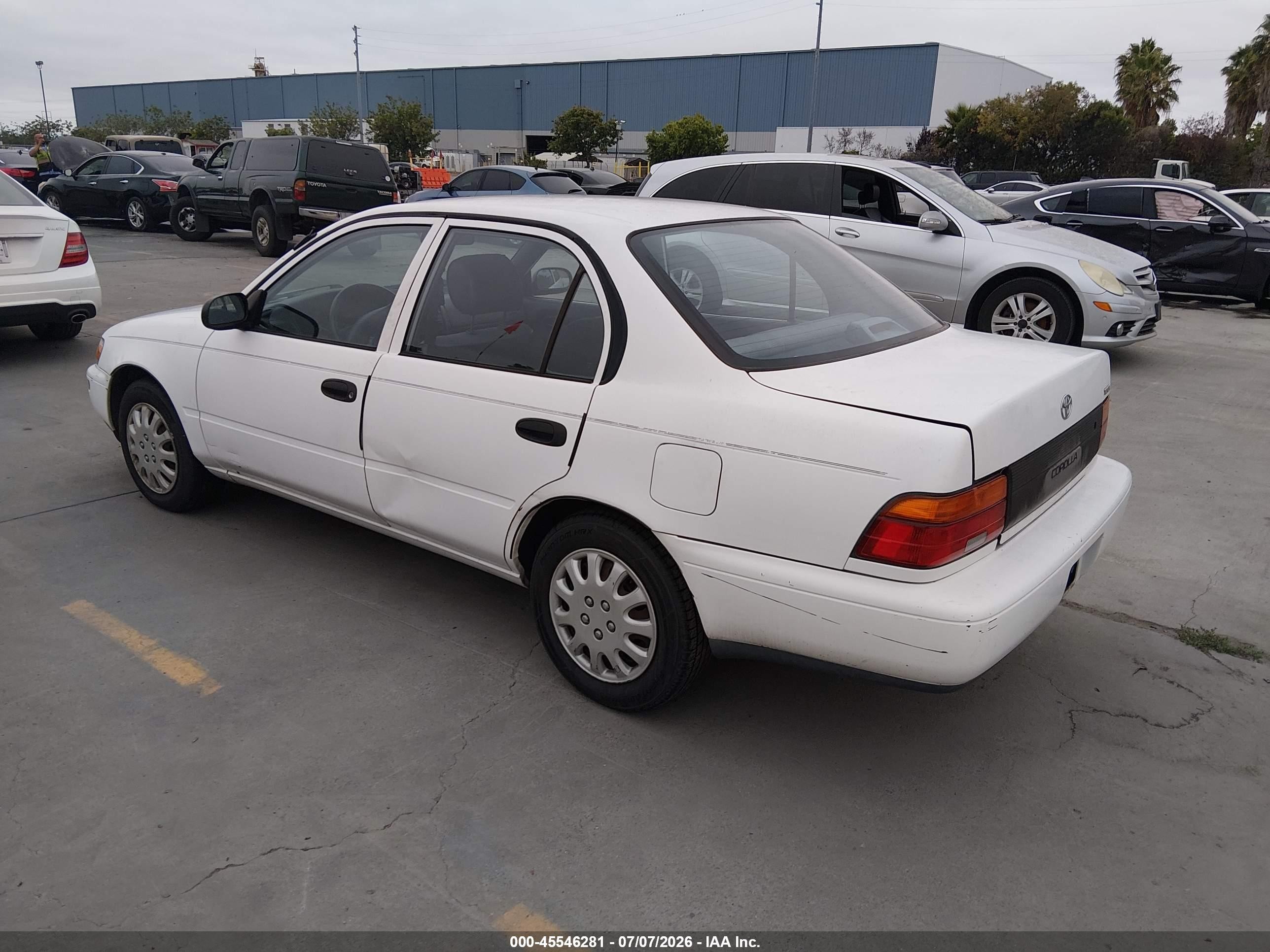 1995 Toyota Corolla   White vin: JT2AE04BXS0112270