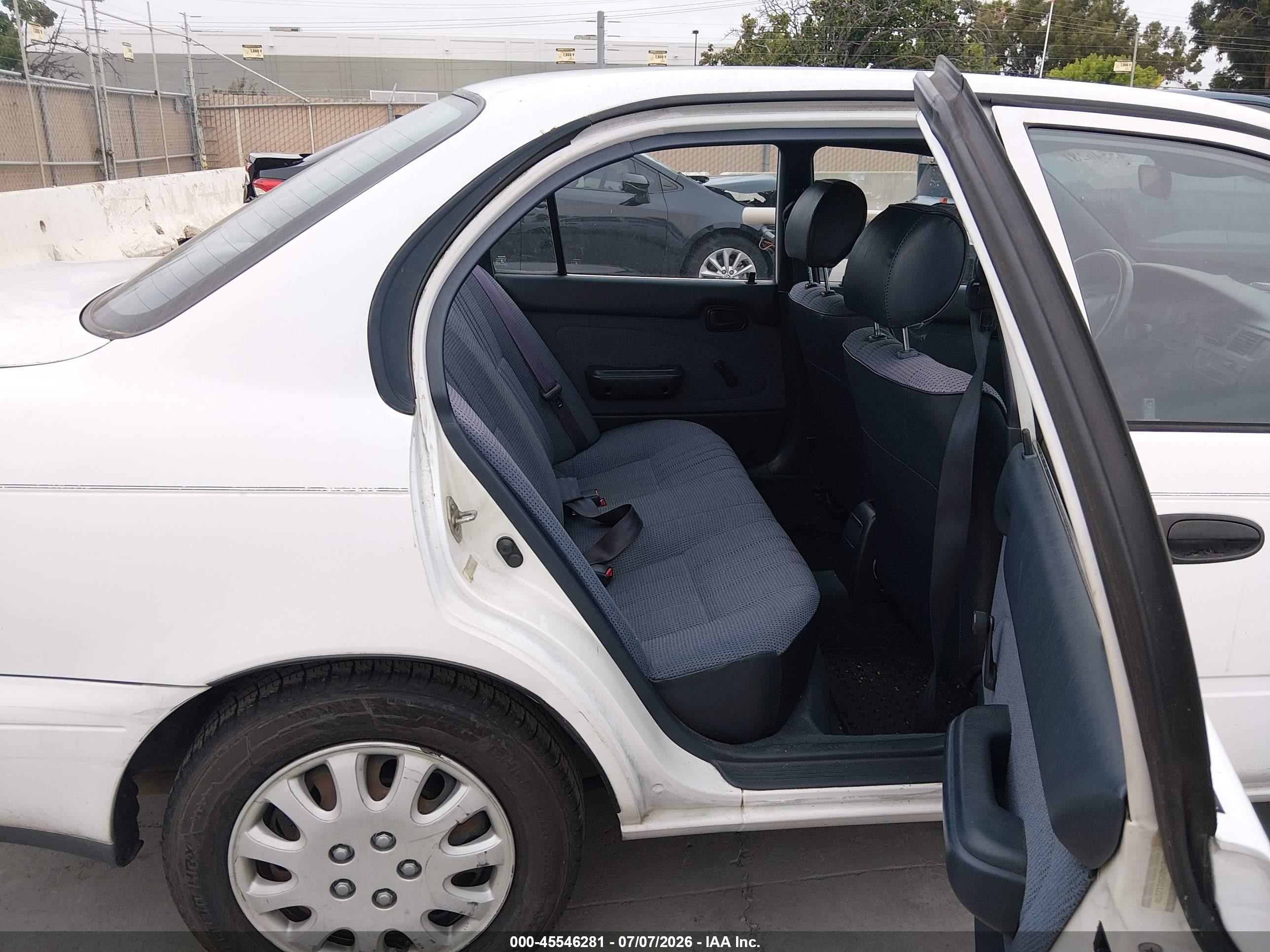 1995 Toyota Corolla   White vin: JT2AE04BXS0112270