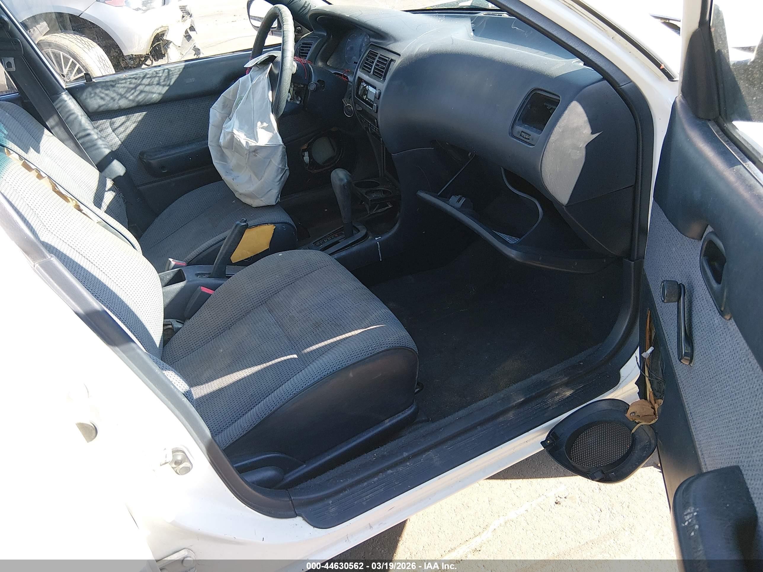 1993 Toyota Corolla   White vin: JT2AE04E1P0027075