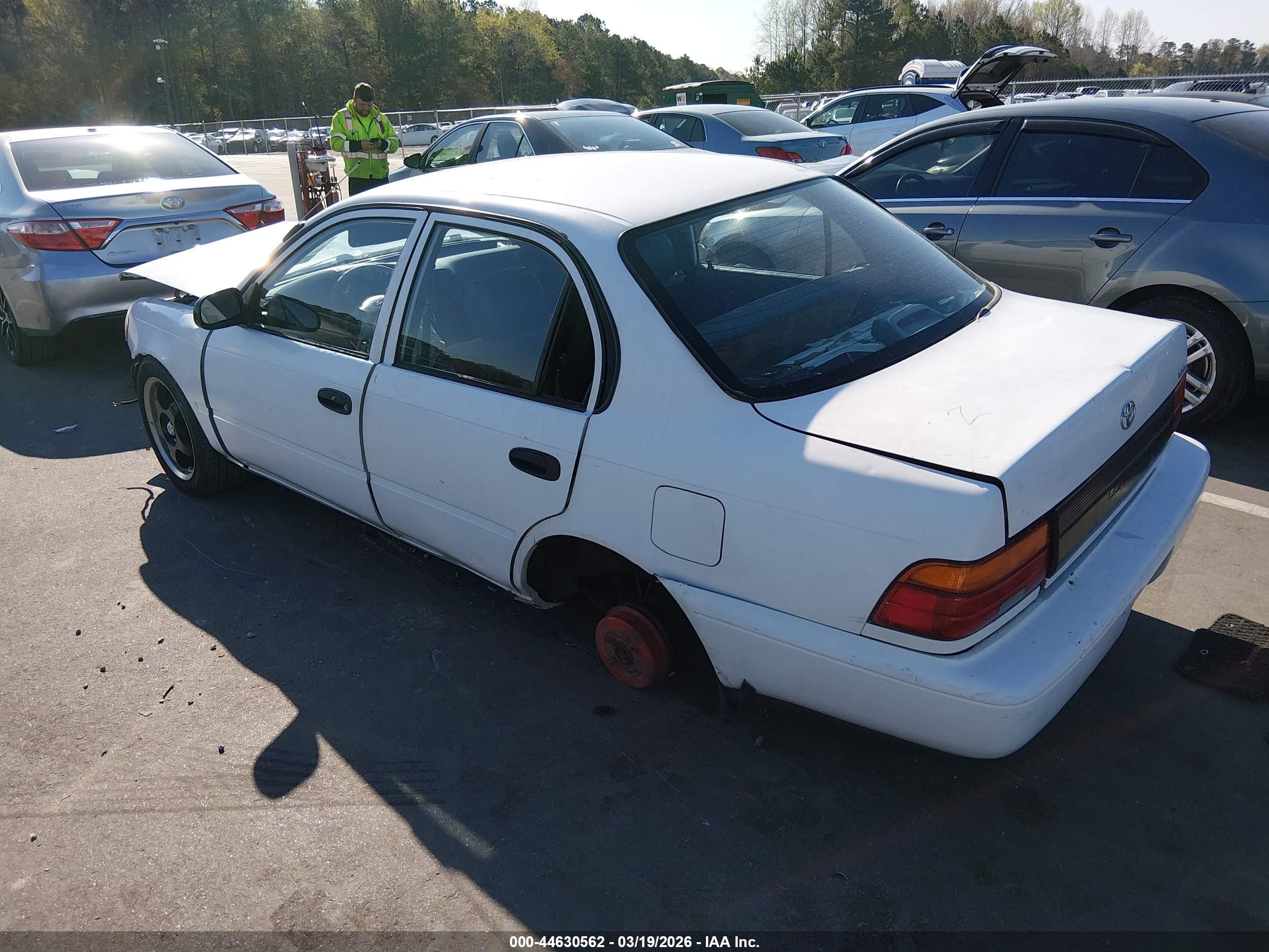 1993 Toyota Corolla   White vin: JT2AE04E1P0027075