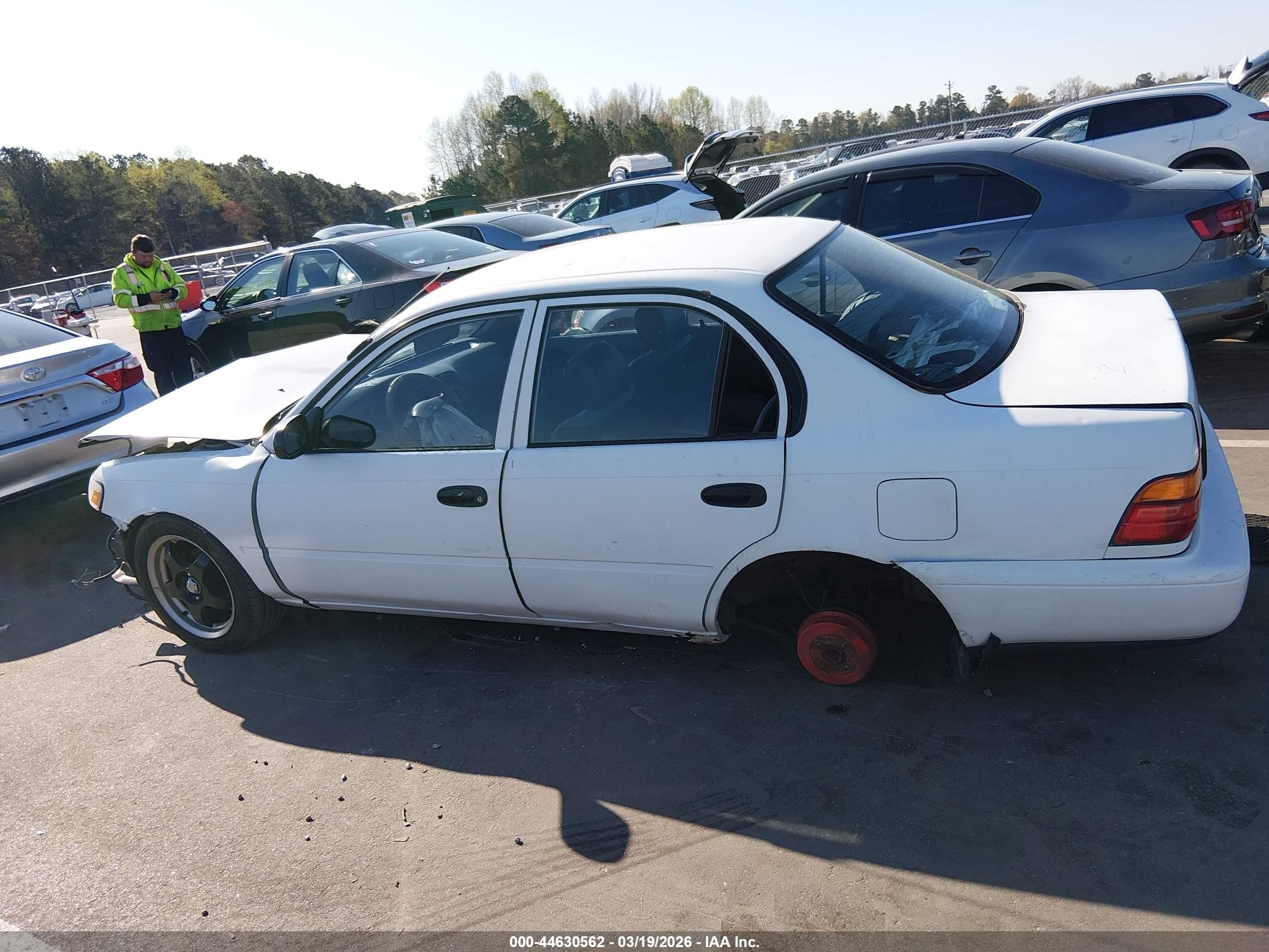 1993 Toyota Corolla   White vin: JT2AE04E1P0027075