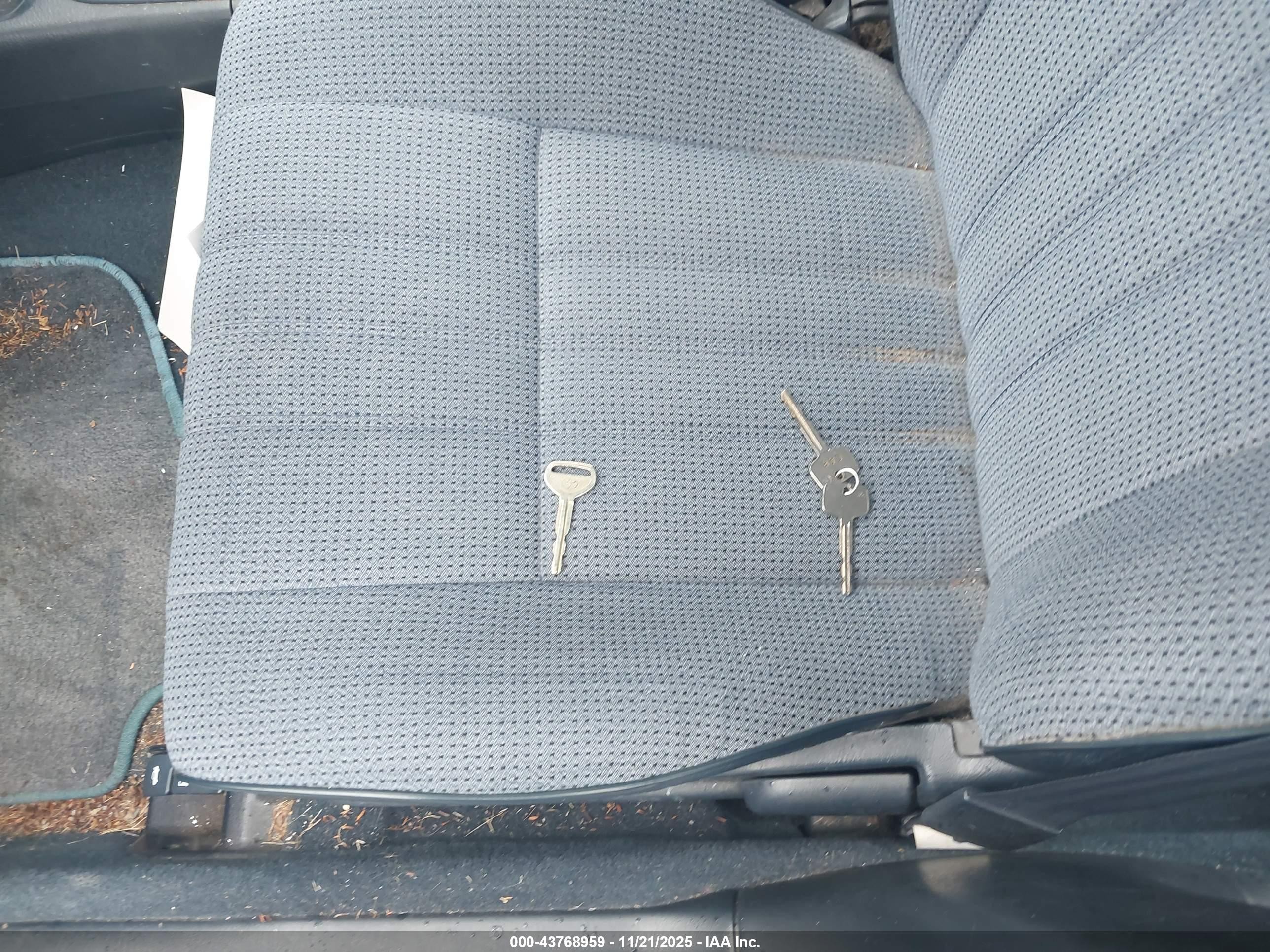 1993 Toyota Corolla   Синий vin: JT2AE04E4P0003420