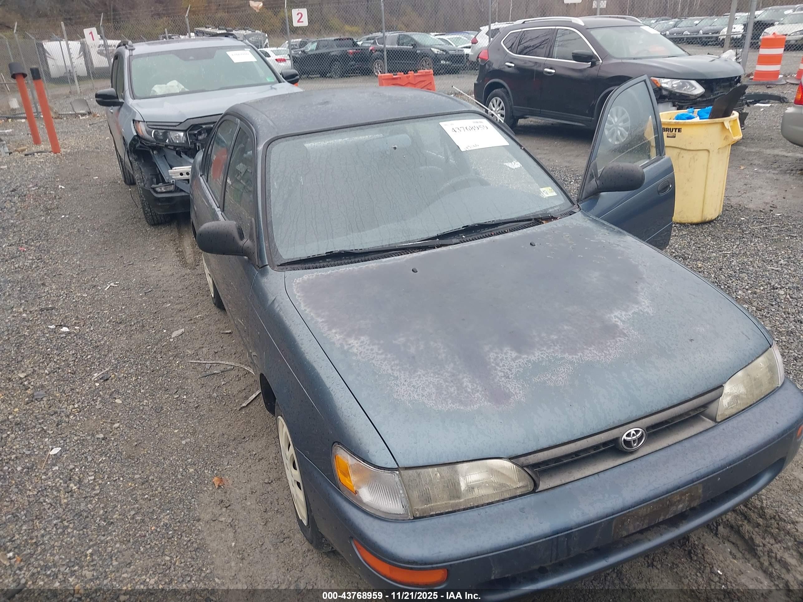 1993 Toyota Corolla   Синий vin: JT2AE04E4P0003420