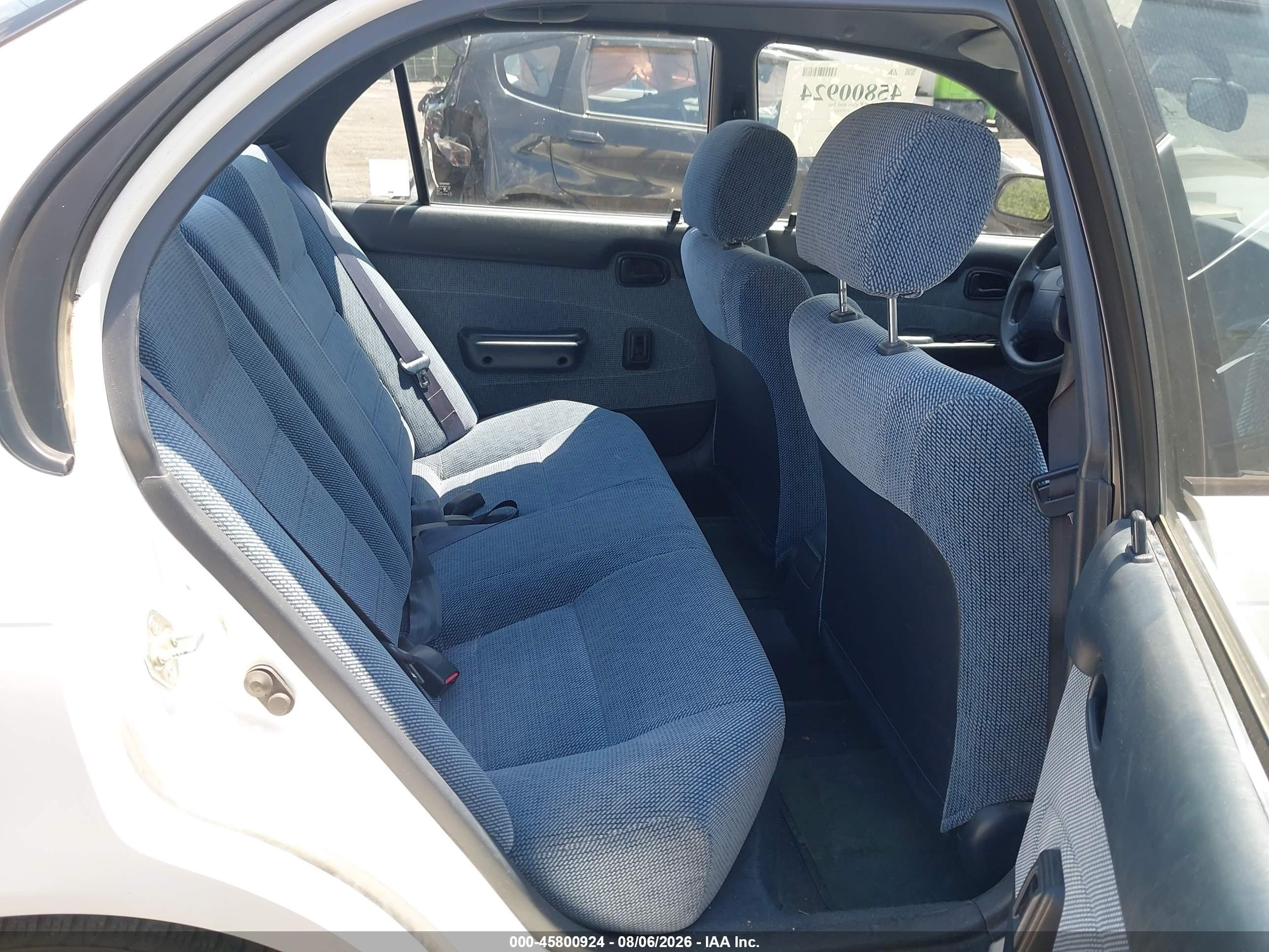 1995 Toyota Corolla Le/dx White vin: JT2AE09B1S0105281