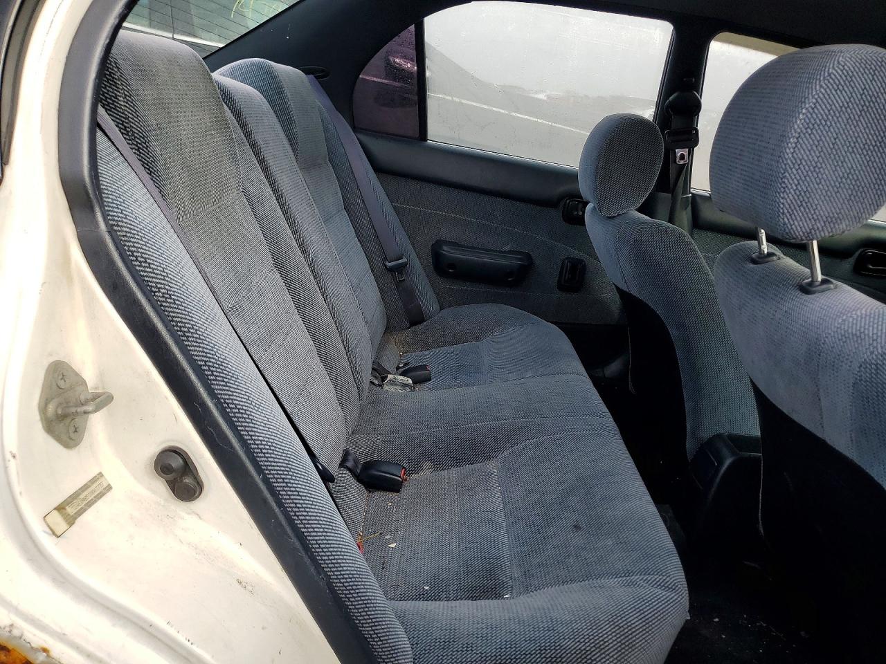 1995 Toyota Corolla Dx White vin: JT2AE09B5S0083737