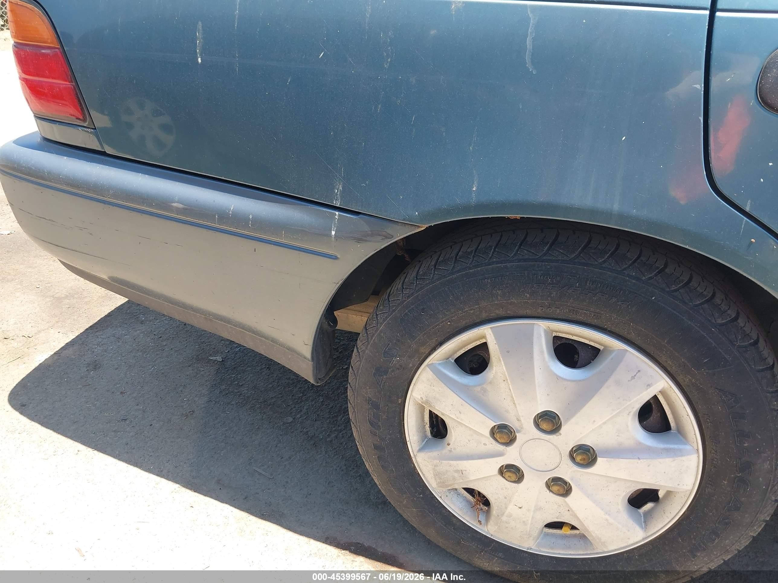 1995 Toyota Corolla Le/dx Light Blue vin: JT2AE09B9S0087175