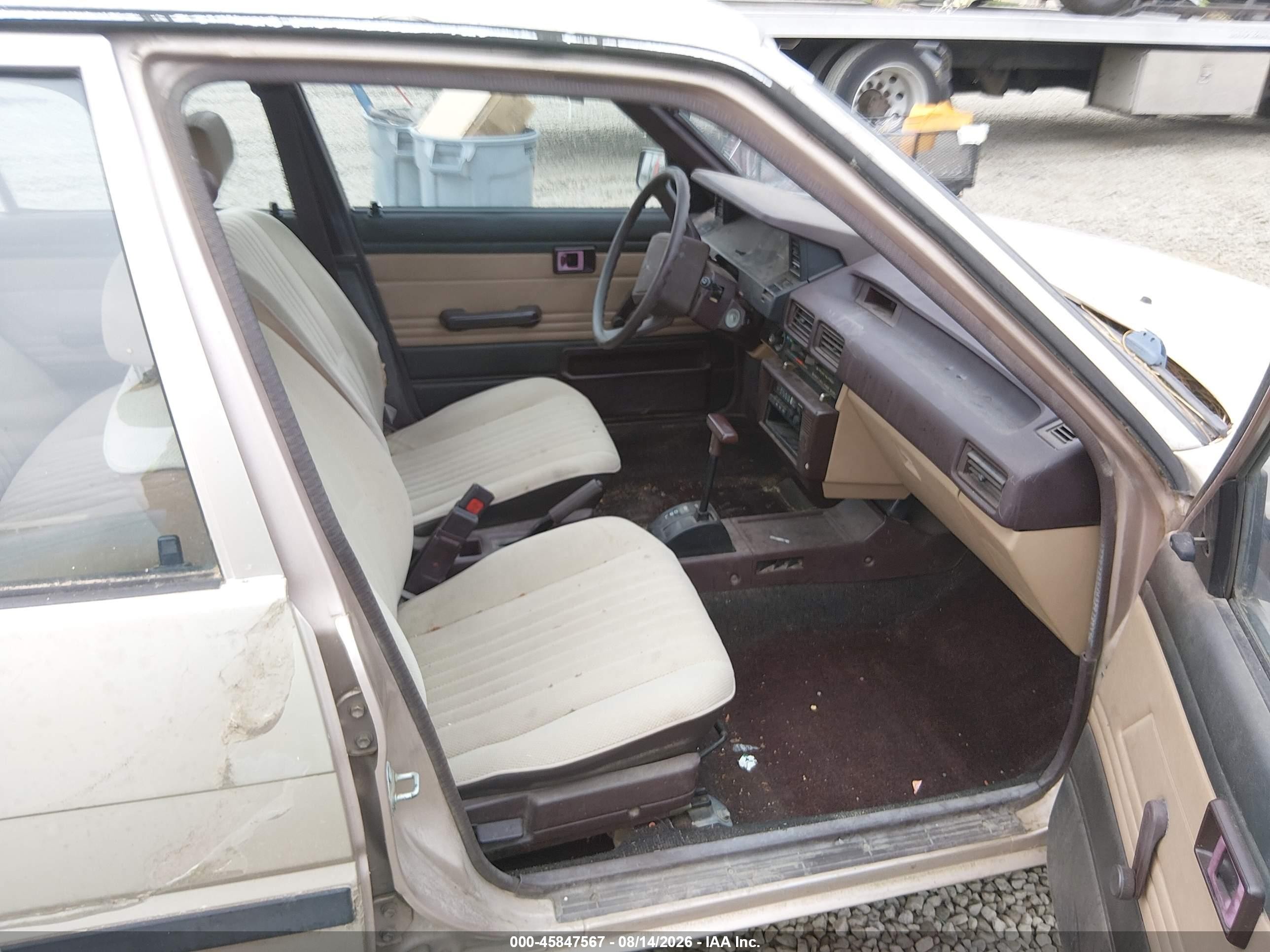 1984 Toyota Corolla Dlx Tan vin: JT2AE82E1E3121793
