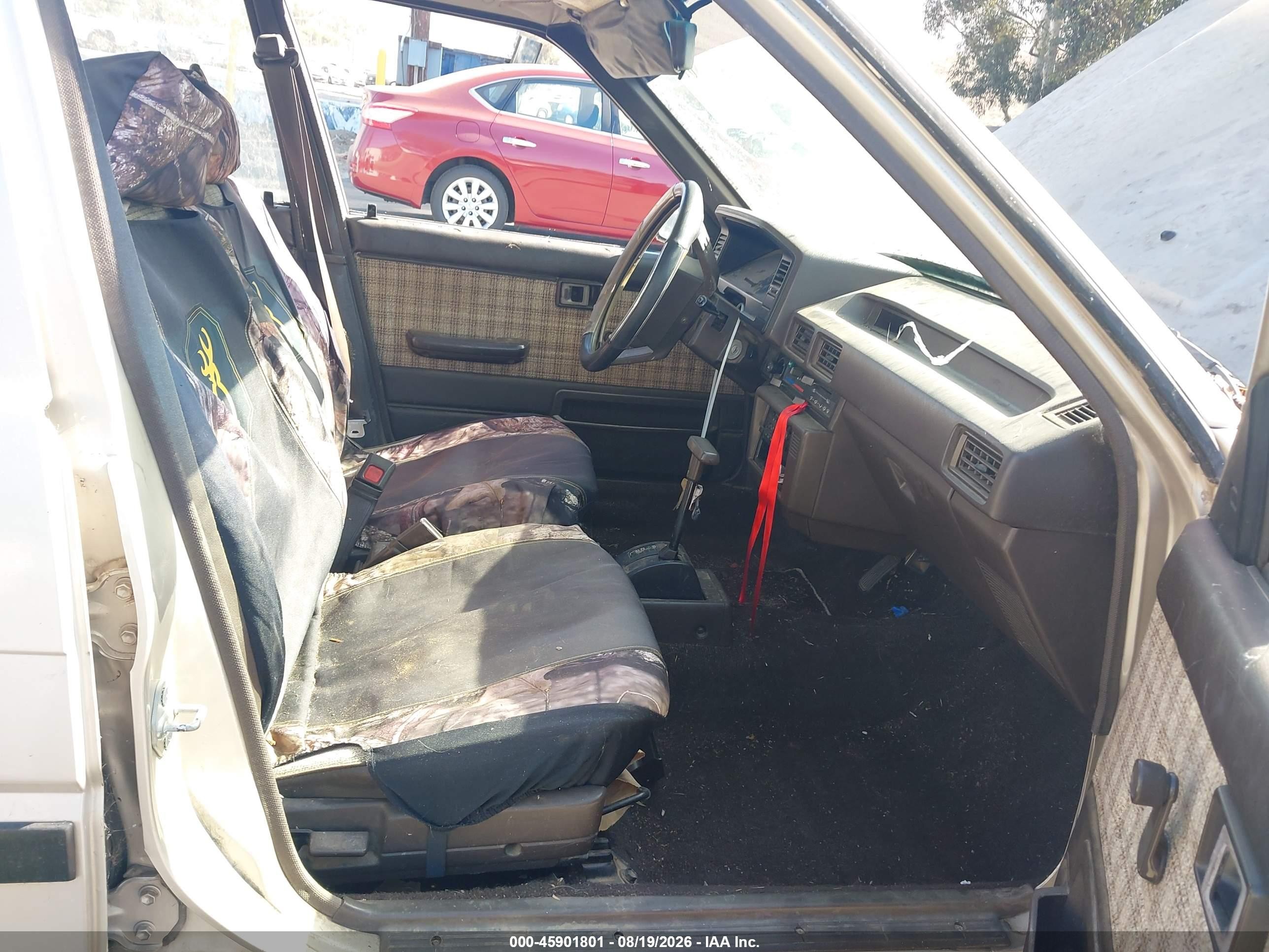 1986 Toyota Corolla Dlx Silver vin: JT2AE82E2G3313985