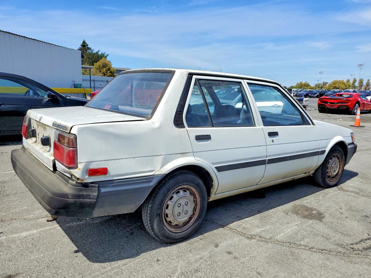 1987 Toyota Corolla Deluxe White vin: JT2AE82E5H3557762