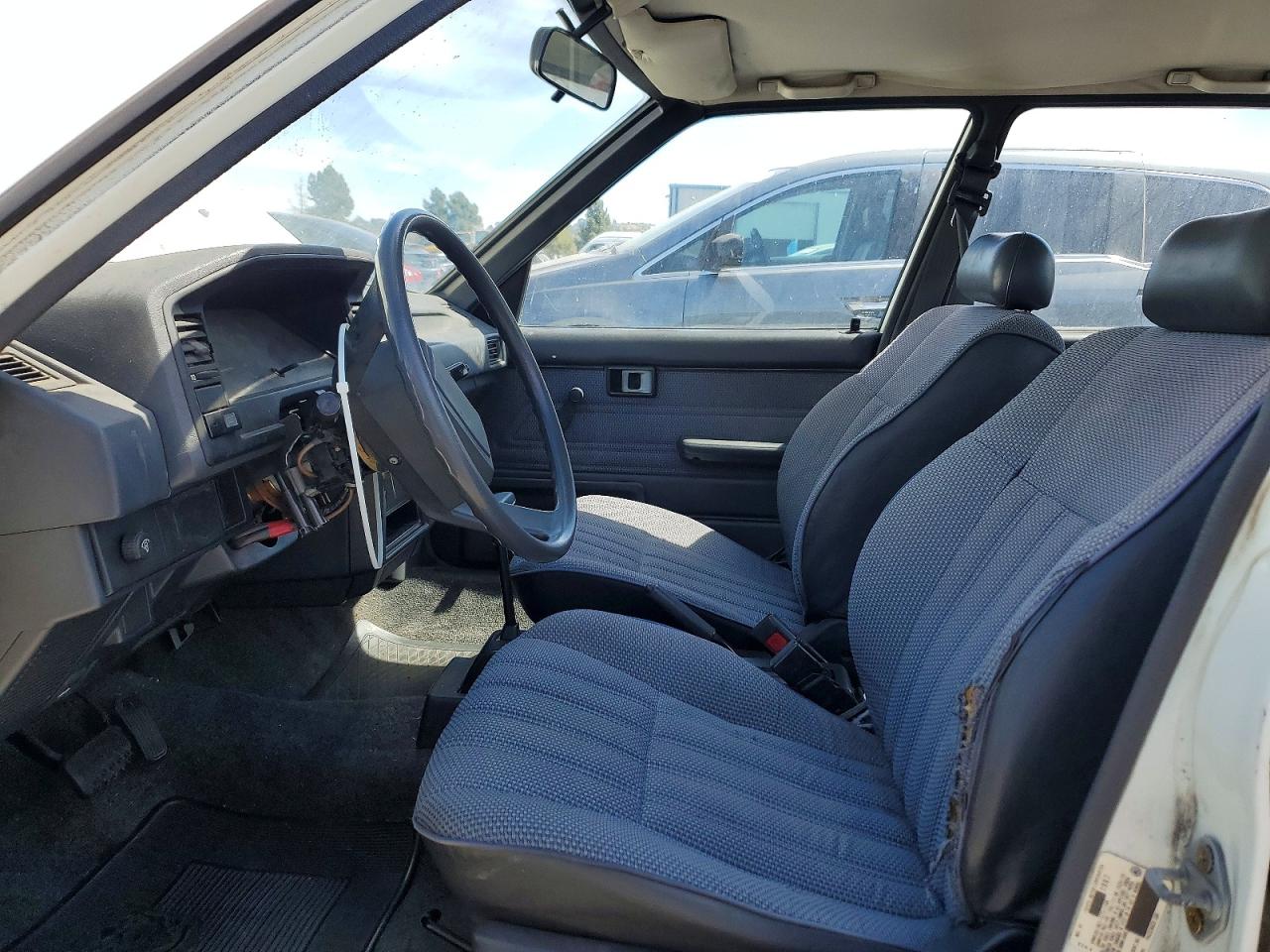 1987 Toyota Corolla Deluxe White vin: JT2AE82E5H3557762